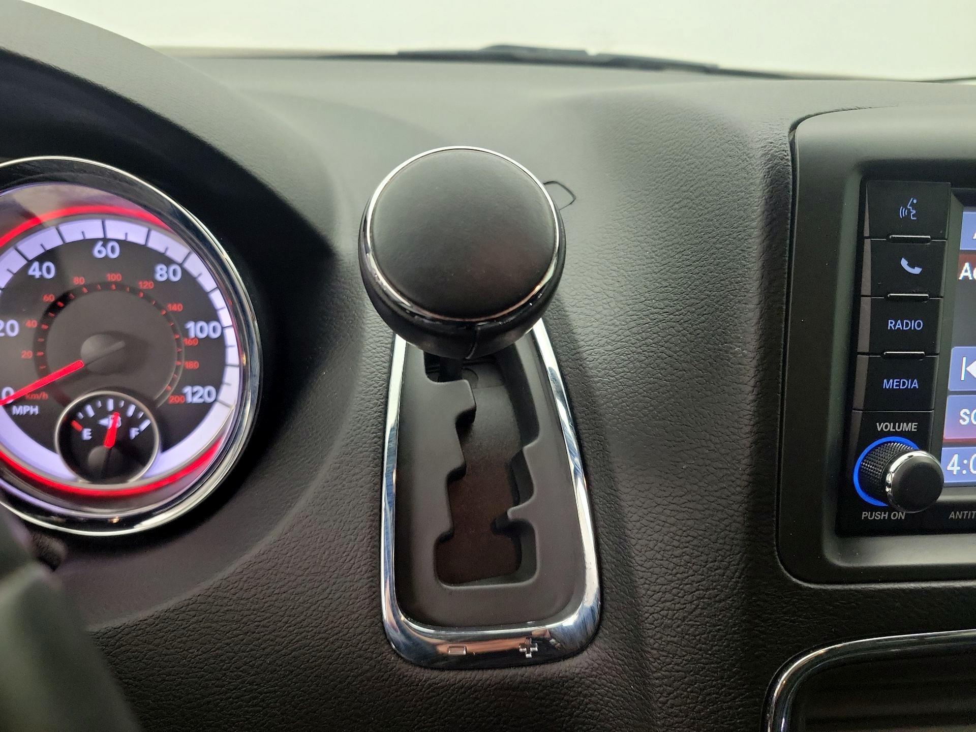 Thumbnail: 2019 Dodge Grand Caravan - 18