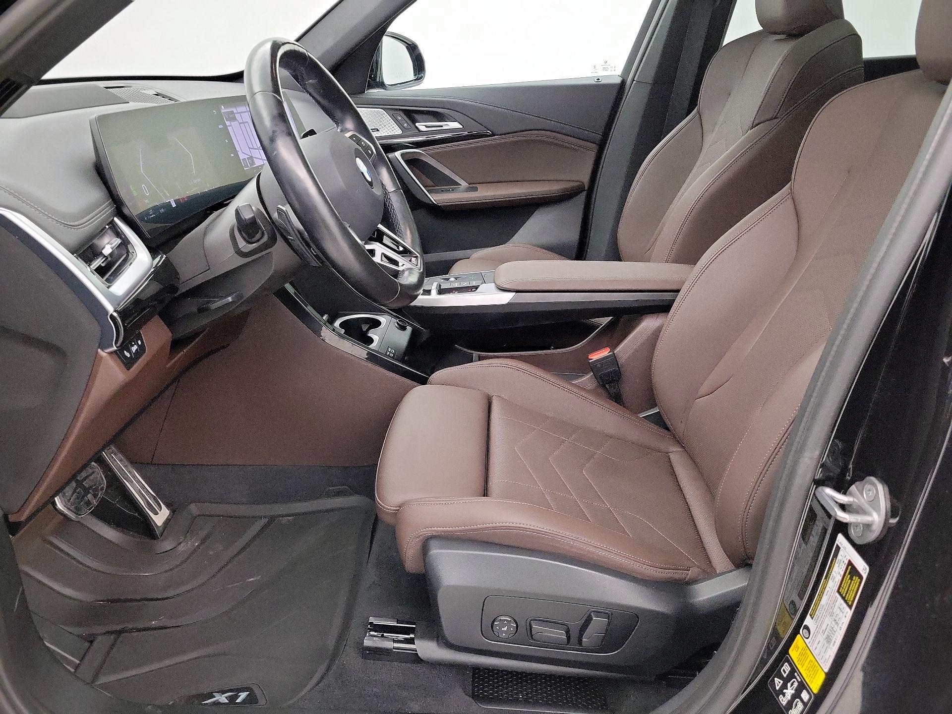 Thumbnail: 2023 BMW X1 - 11