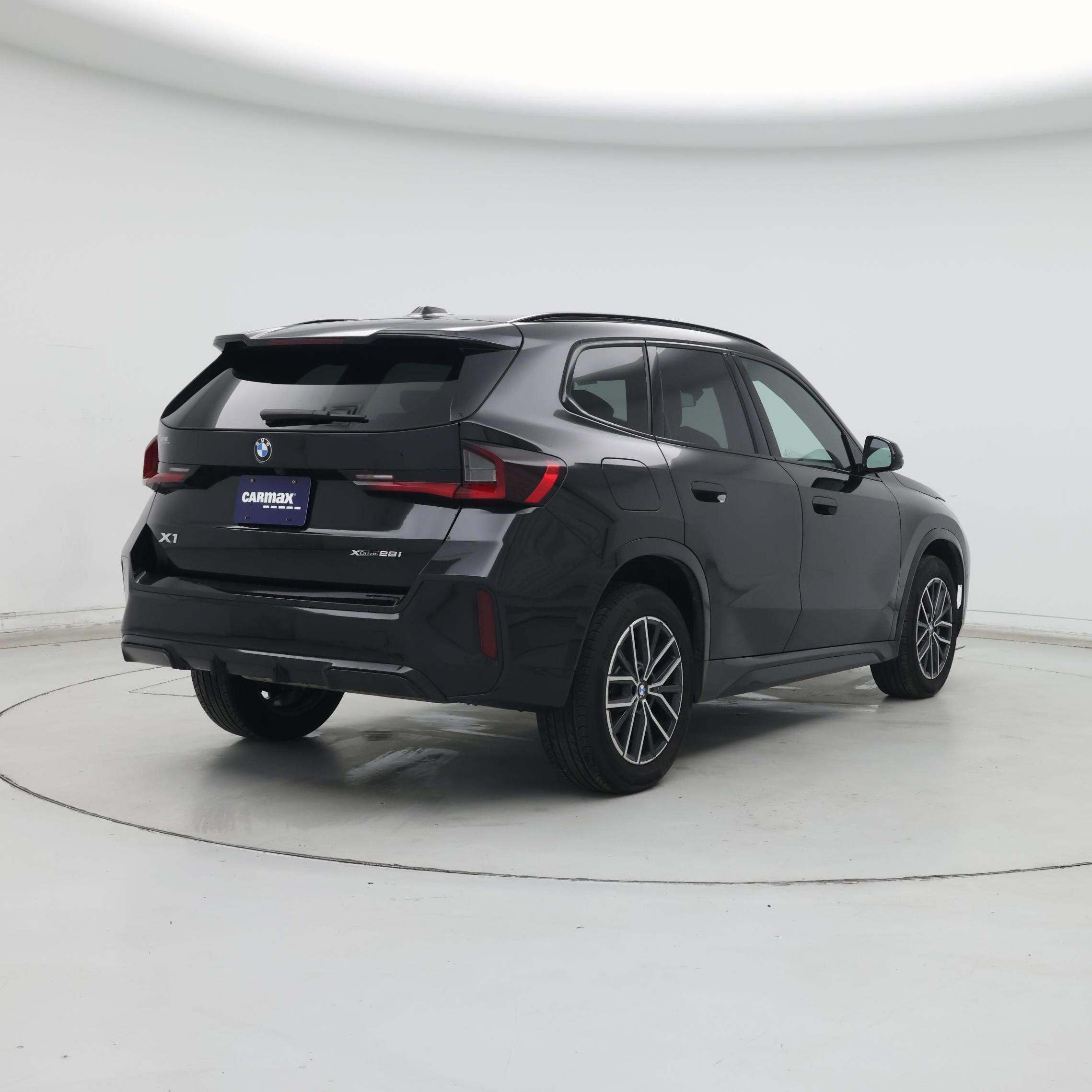 Thumbnail: 2023 BMW X1 - 8