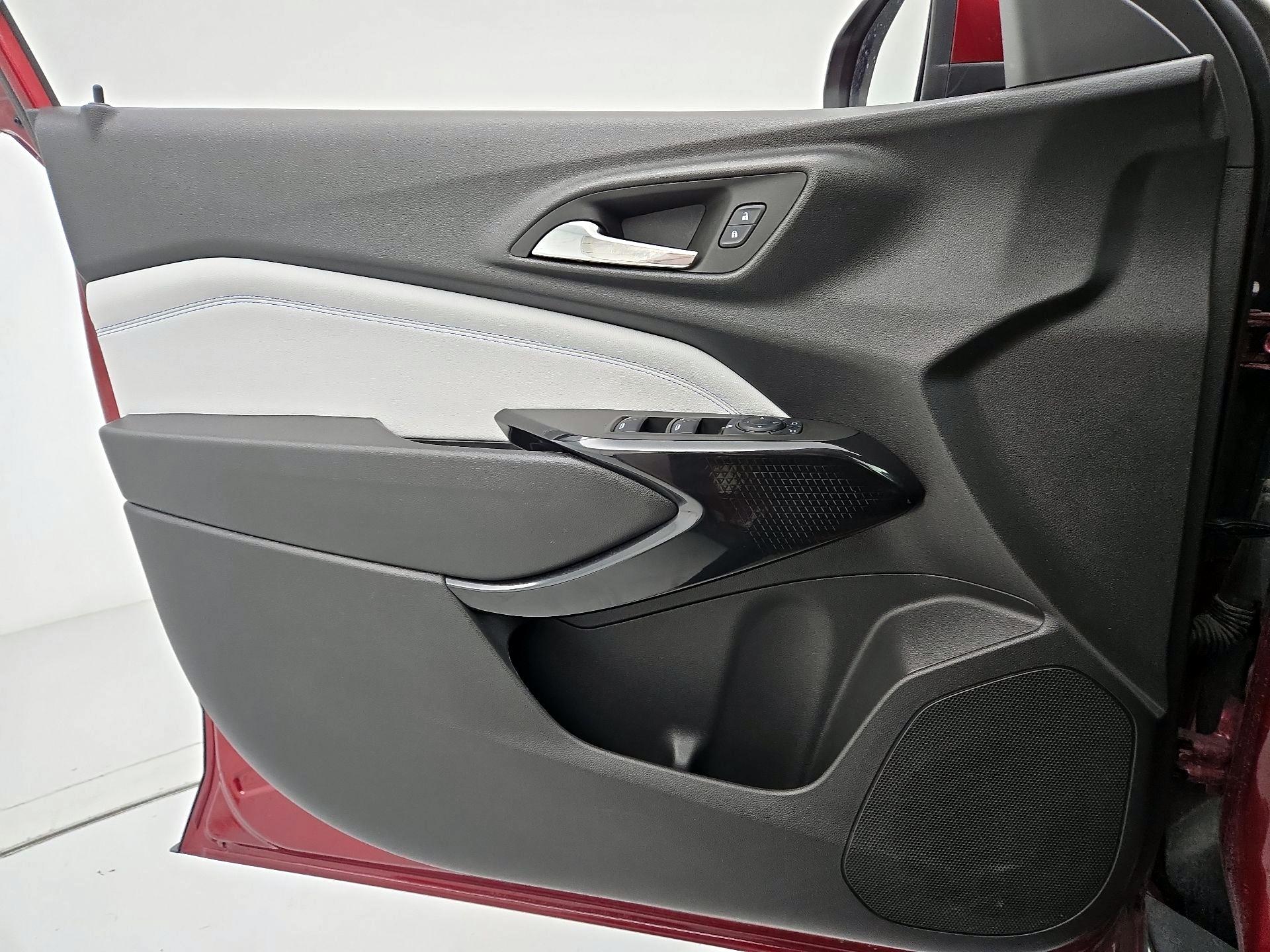 Thumbnail: 2024 Chevrolet Trax - 12