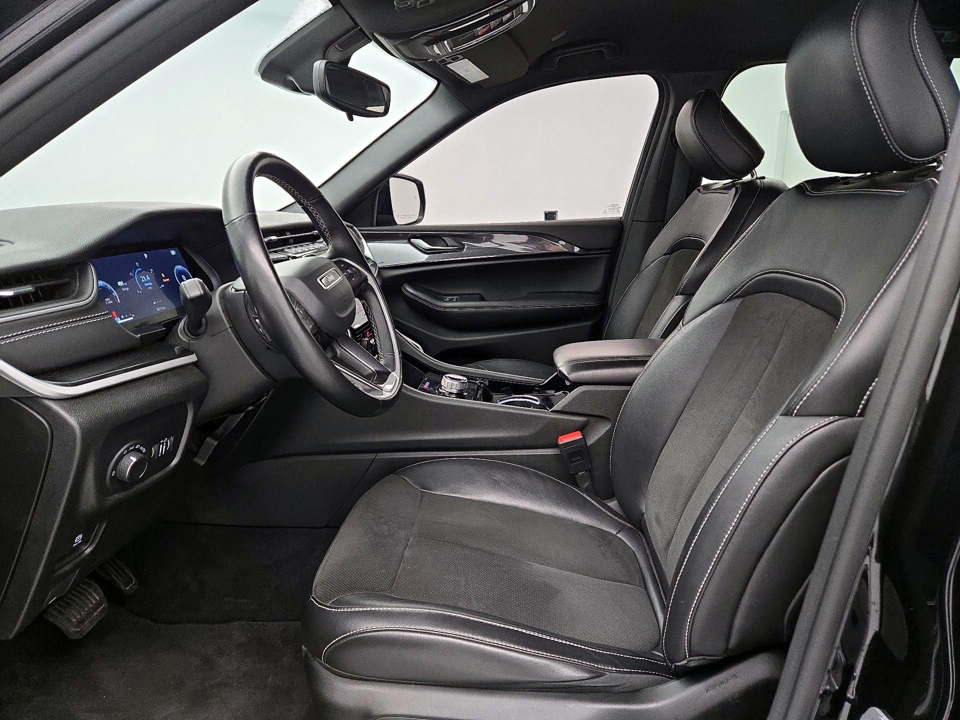 Thumbnail: 2022 Jeep Grand Cherokee - 11