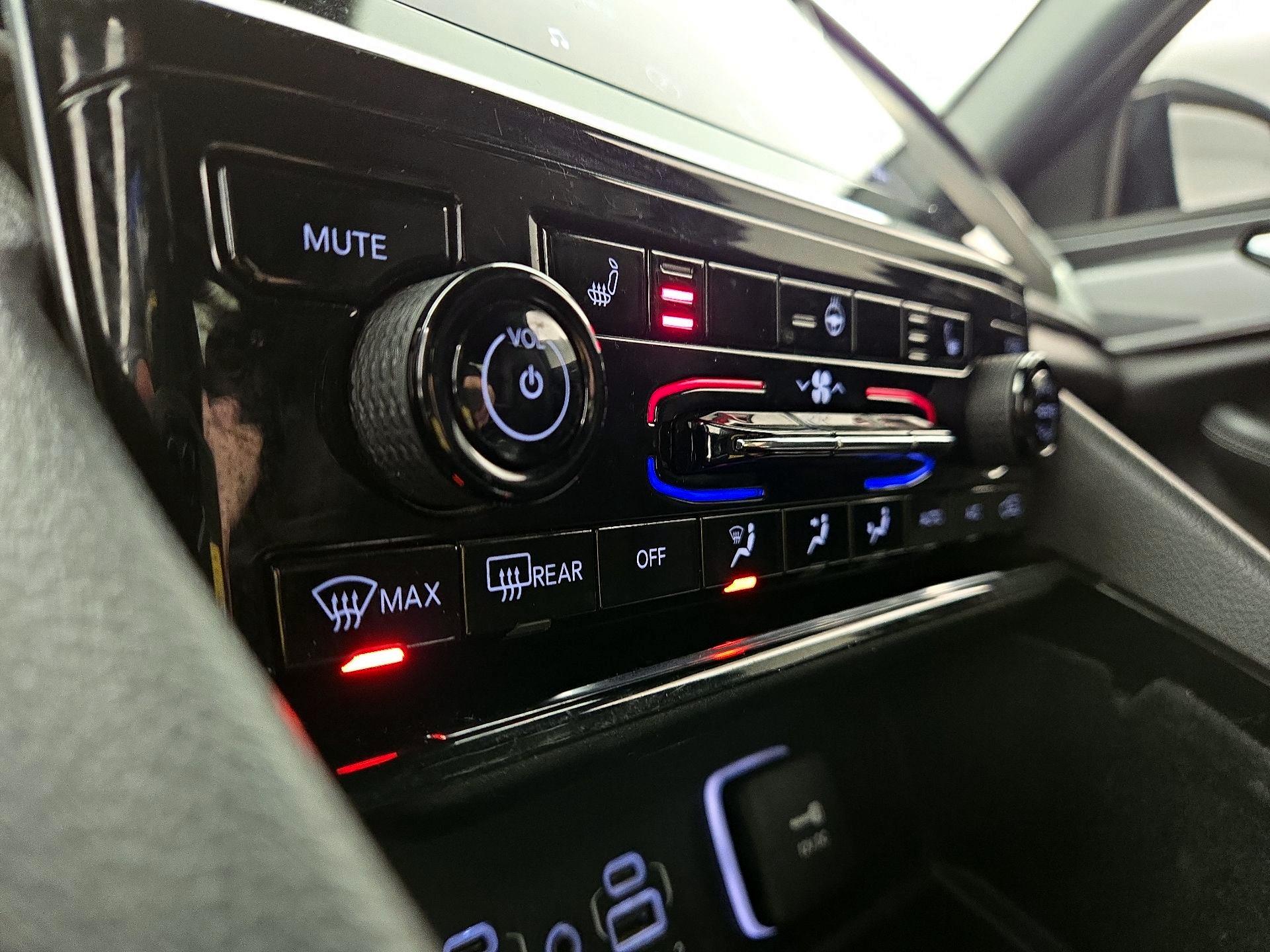 Thumbnail: 2022 Jeep Grand Cherokee - 16