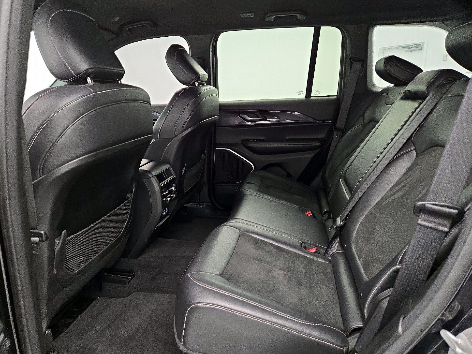 Thumbnail: 2022 Jeep Grand Cherokee - 19