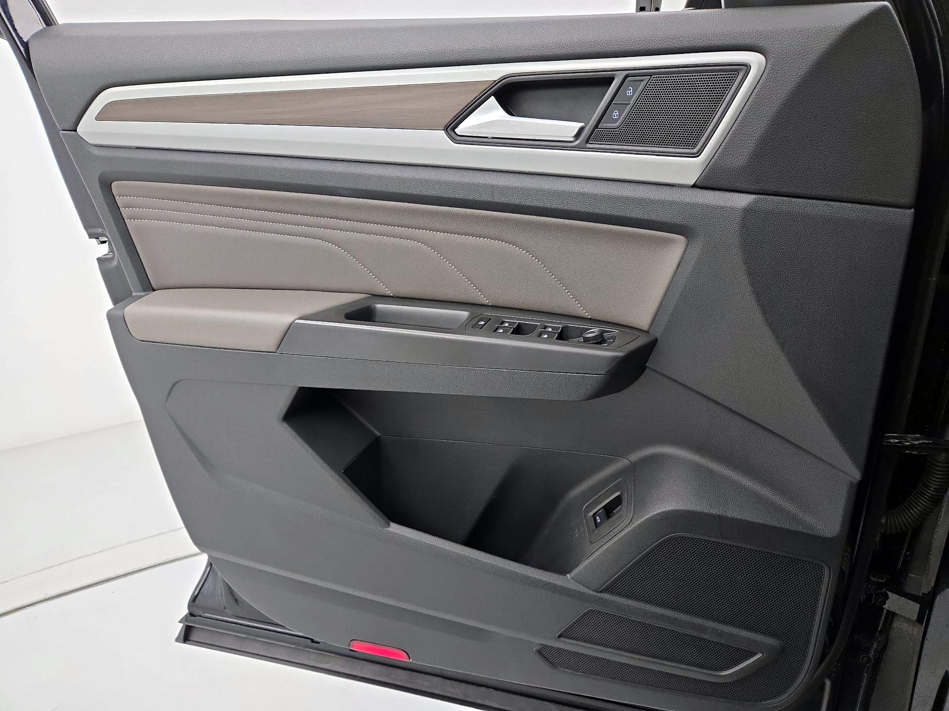 Thumbnail: 2023 Volkswagen Atlas - 12