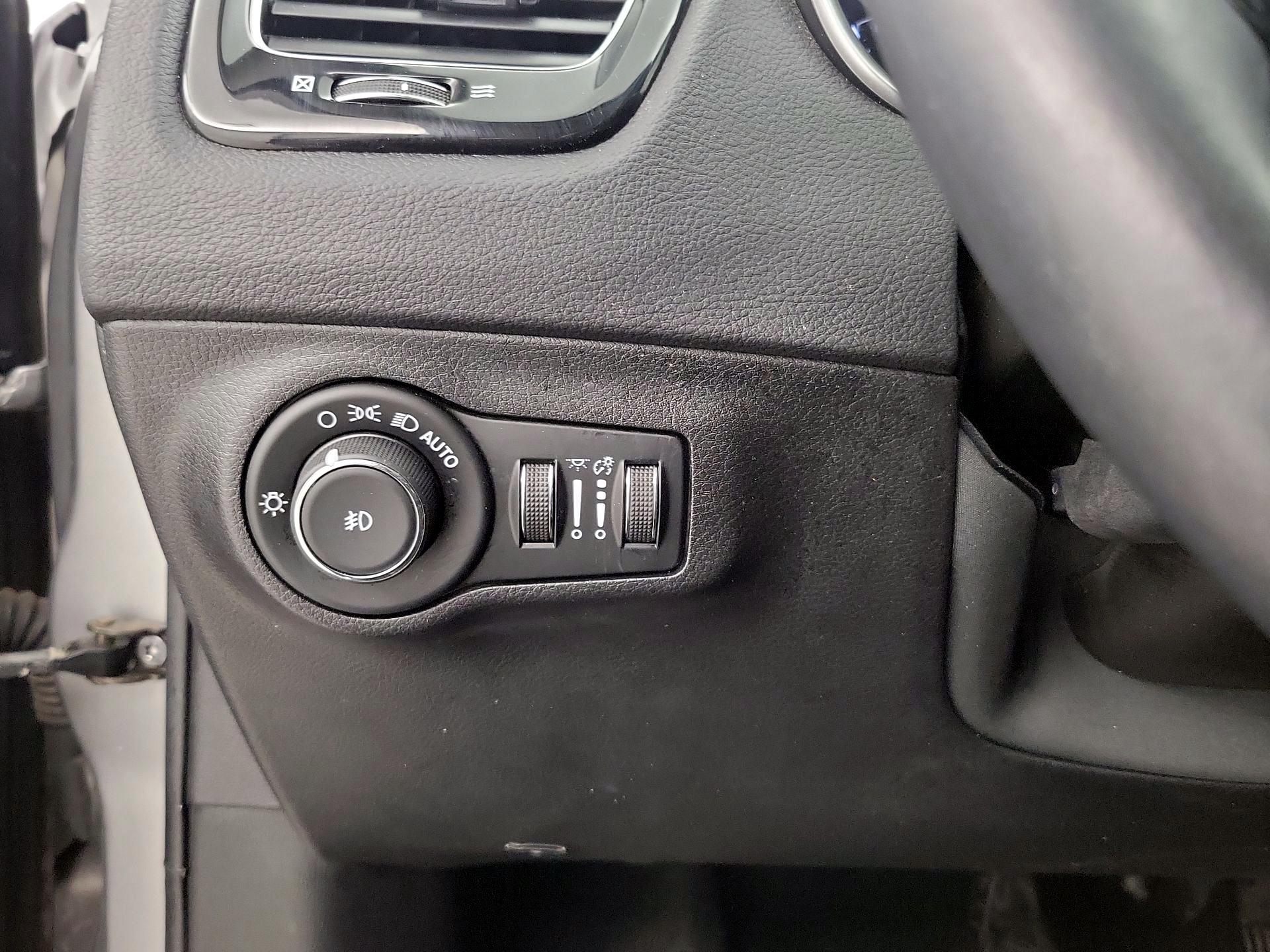 Thumbnail: 2019 Jeep Compass - 13