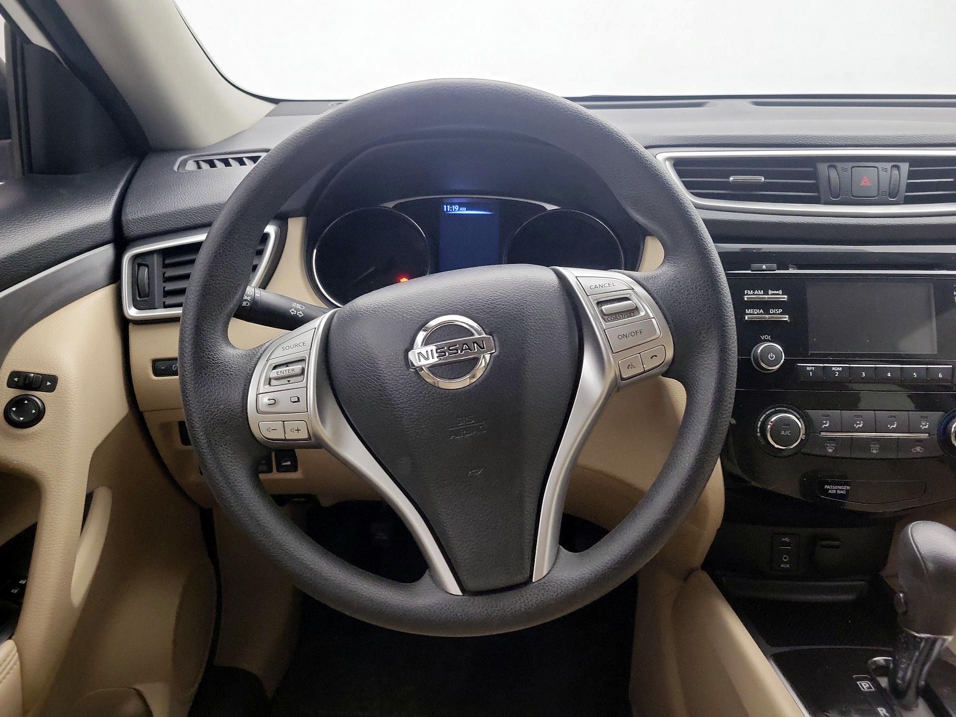 Thumbnail: 2016 Nissan Rogue - 10