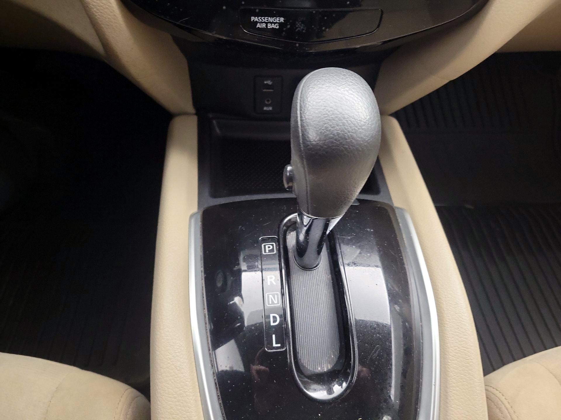 Thumbnail: 2016 Nissan Rogue - 17