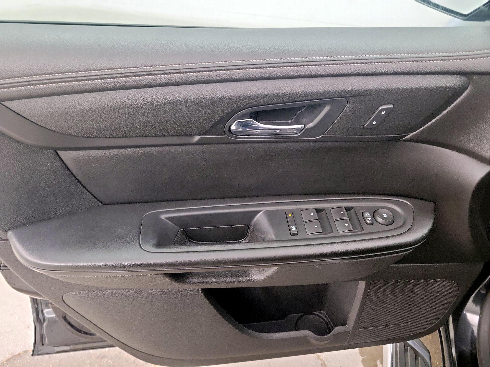 Thumbnail: 2014 Chevrolet Traverse - 12