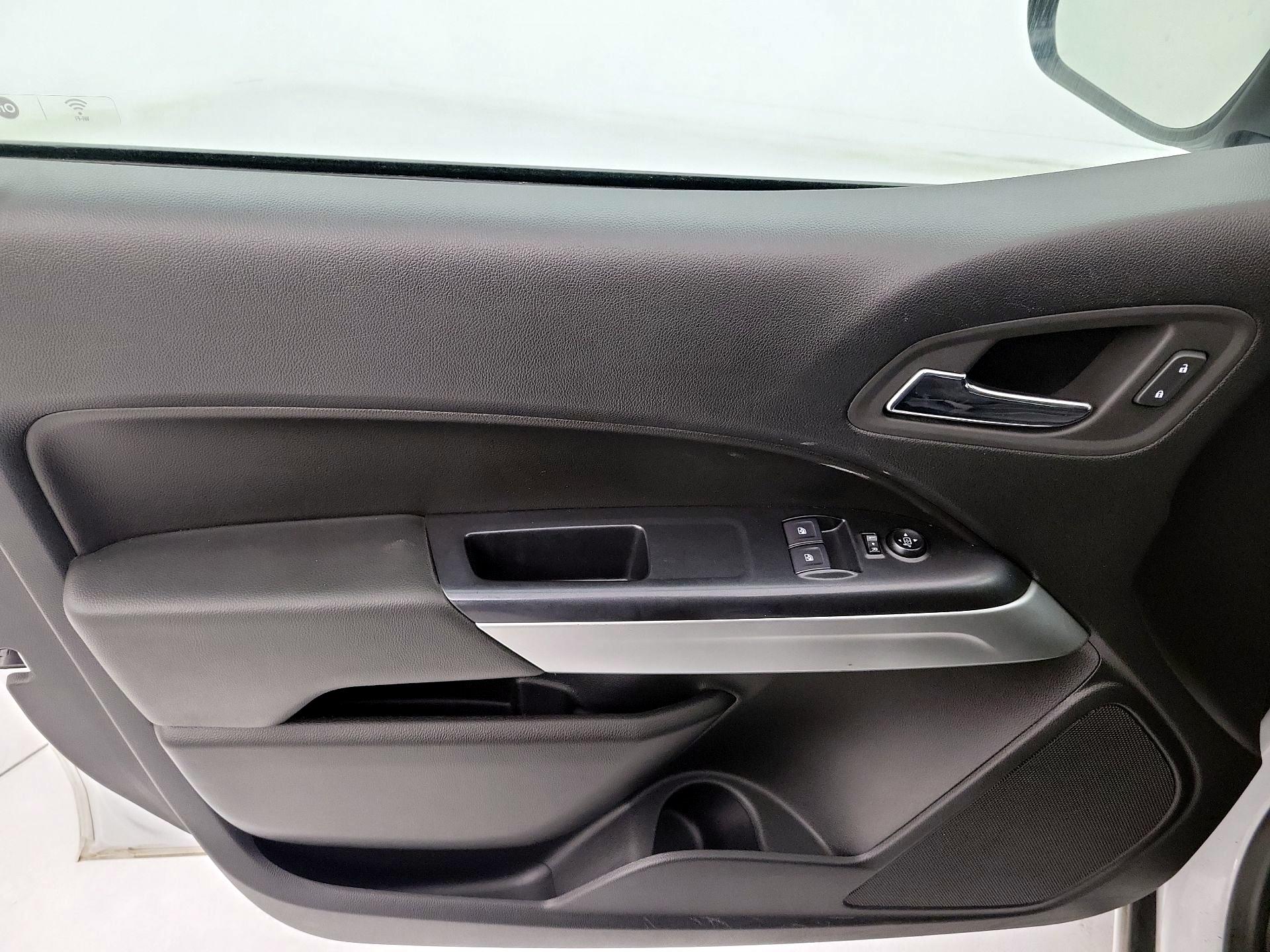 Thumbnail: 2022 Chevrolet Colorado - 12