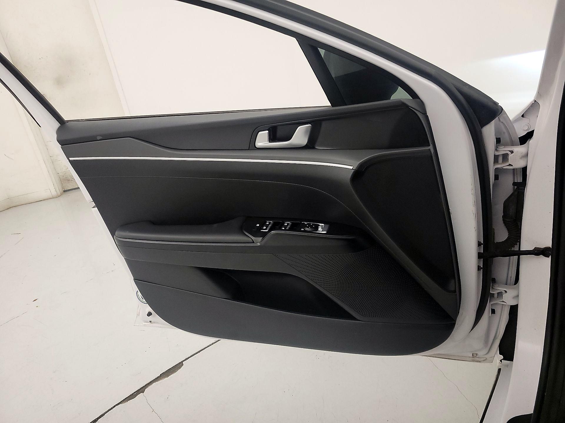 Thumbnail: 2023 Kia K5 - 10