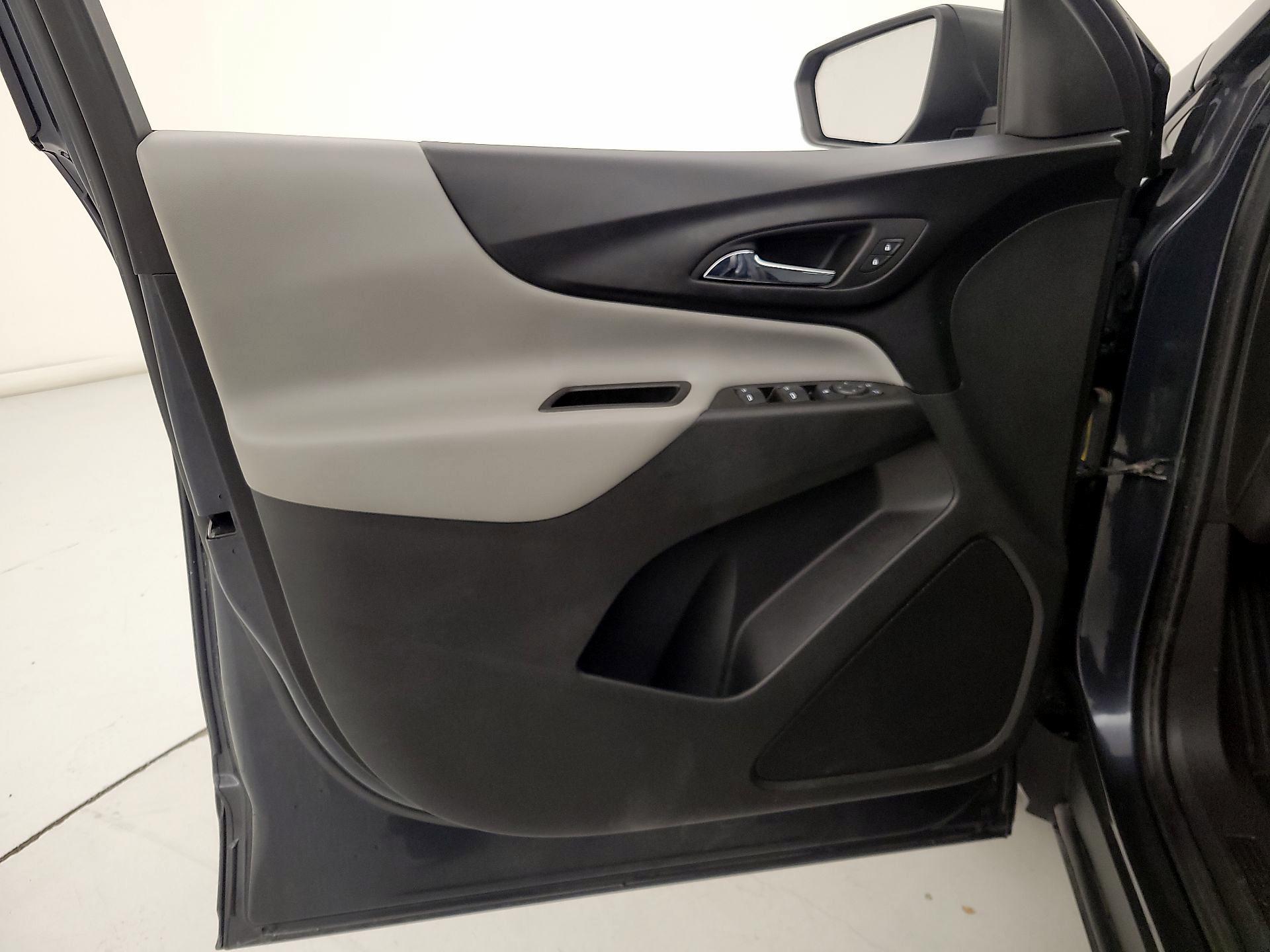 Thumbnail: 2022 Chevrolet Equinox - 10