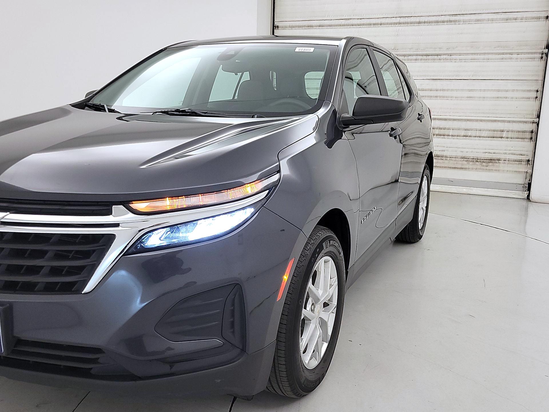 Thumbnail: 2022 Chevrolet Equinox - 3