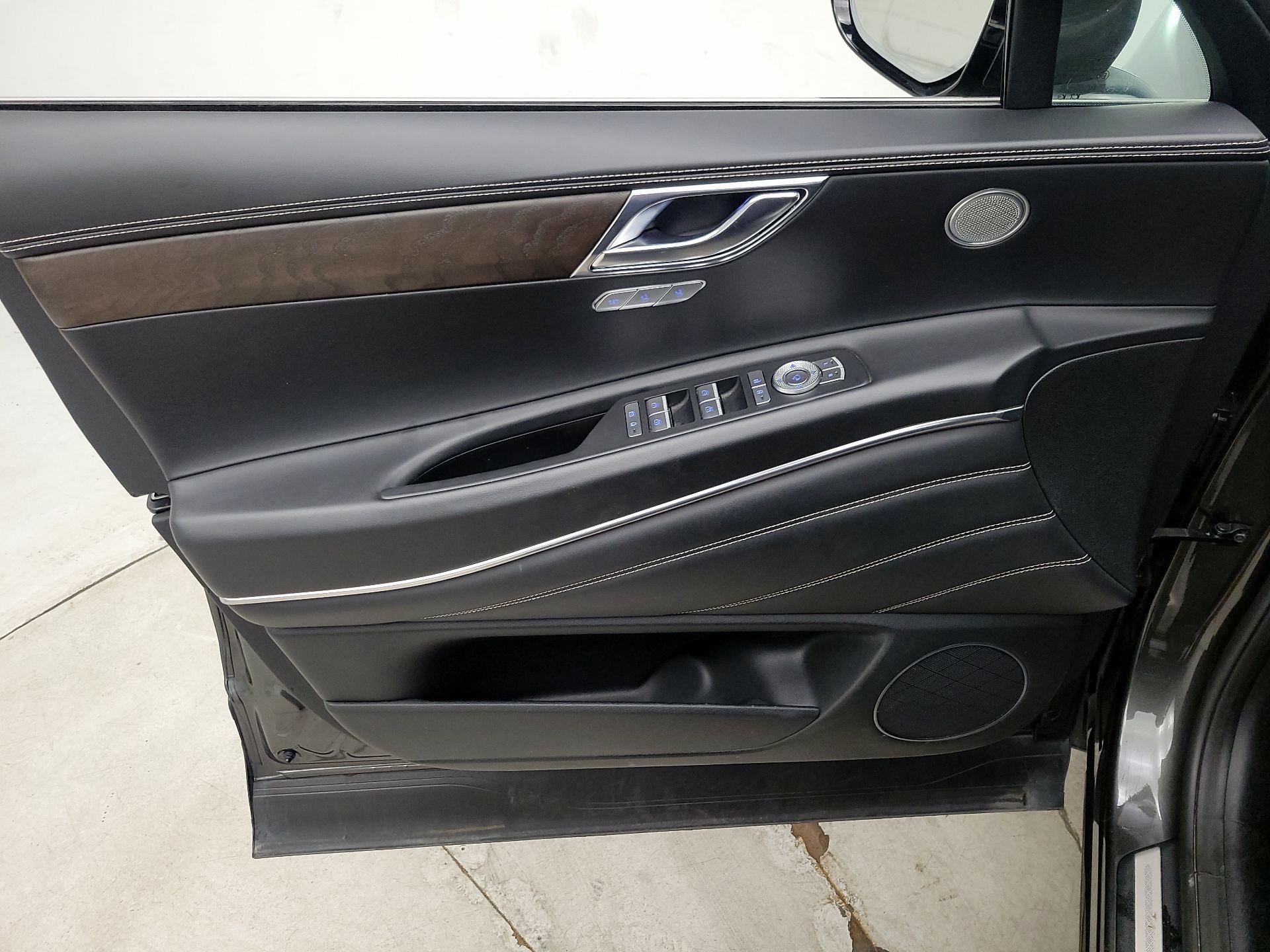 Thumbnail: 2024 Genesis GV80 - 12