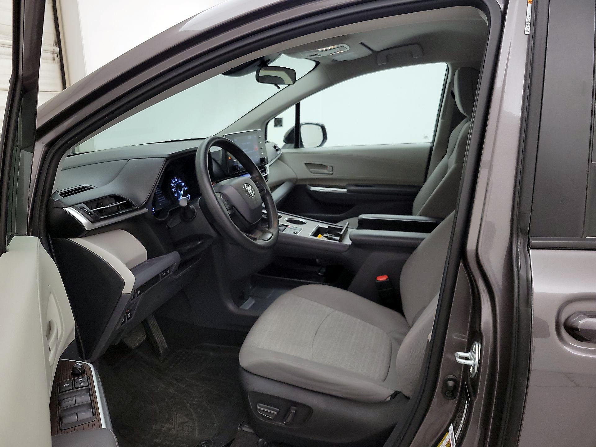 Thumbnail: 2024 Toyota Sienna - 9