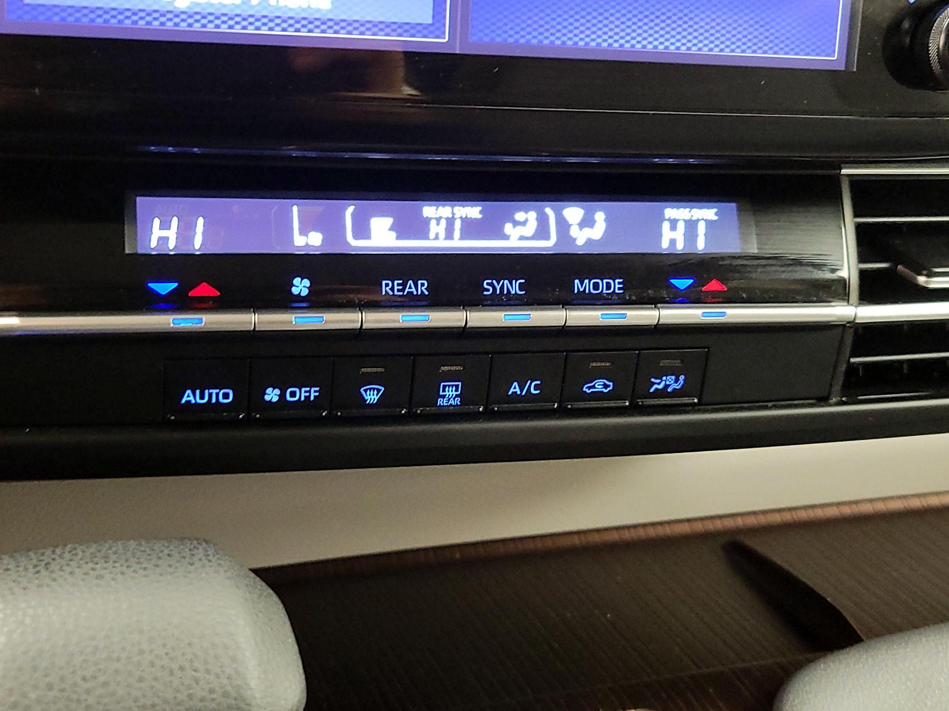 Thumbnail: 2024 Toyota Sienna - 14