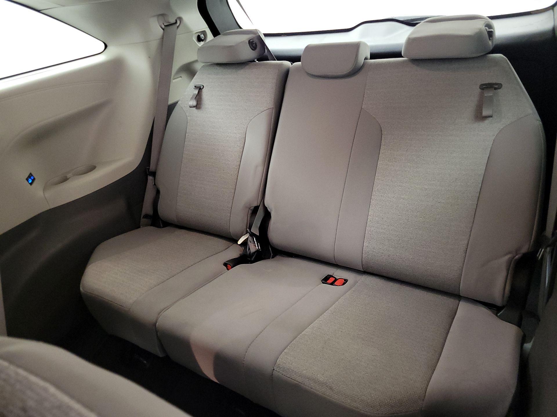 Thumbnail: 2024 Toyota Sienna - 18