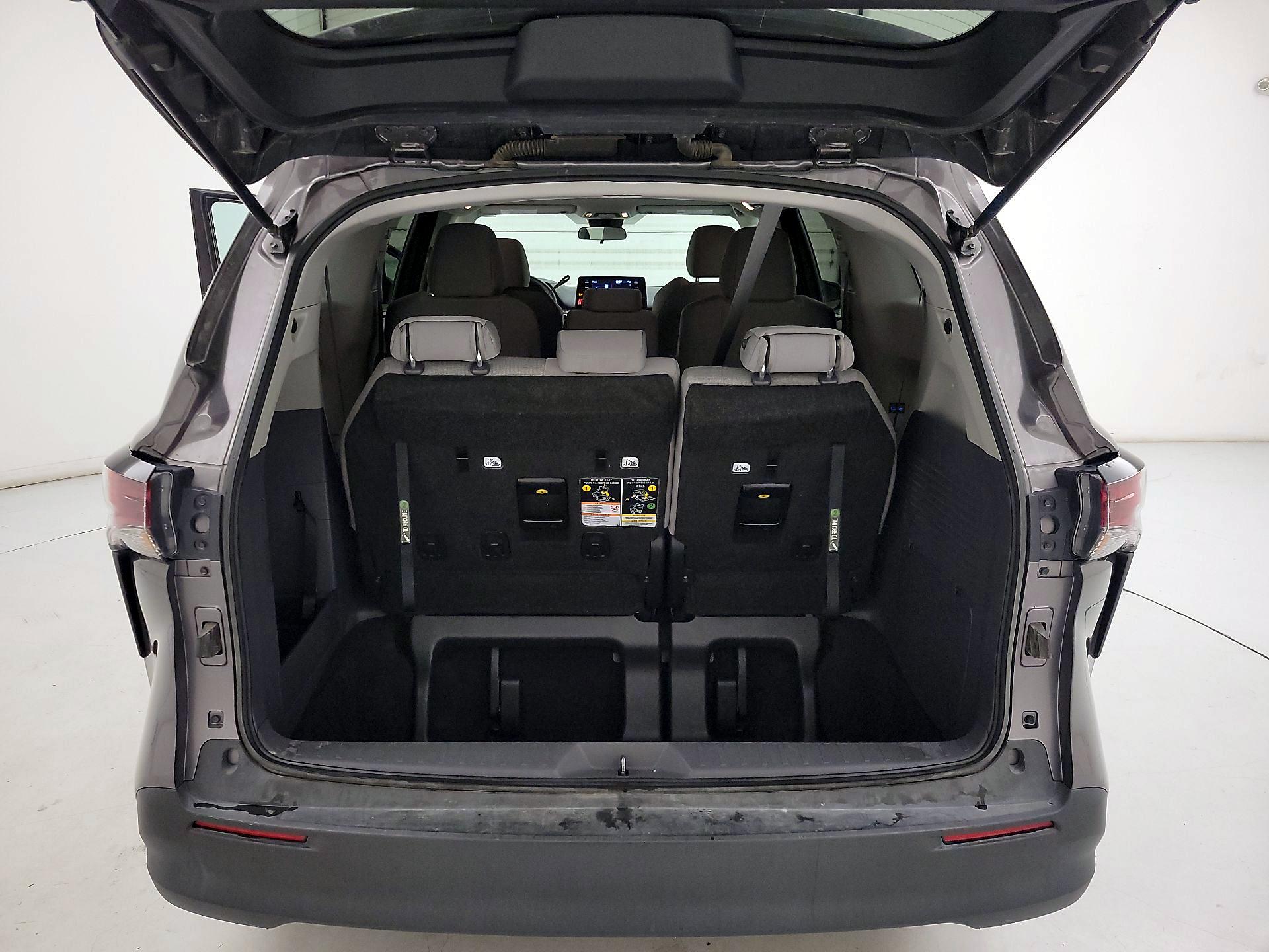 Thumbnail: 2024 Toyota Sienna - 19