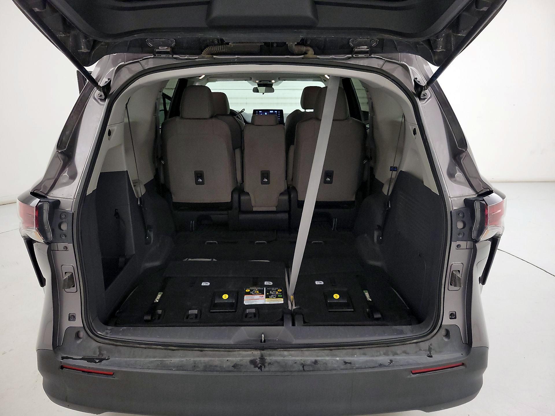 Thumbnail: 2024 Toyota Sienna - 20