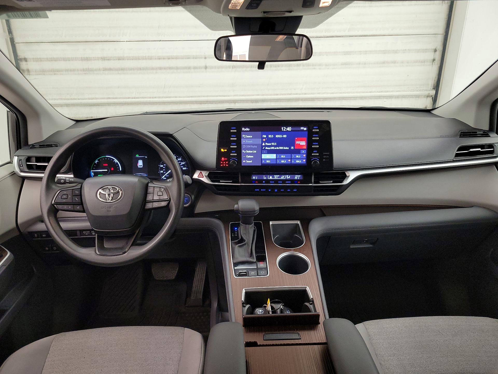 Thumbnail: 2024 Toyota Sienna - 8