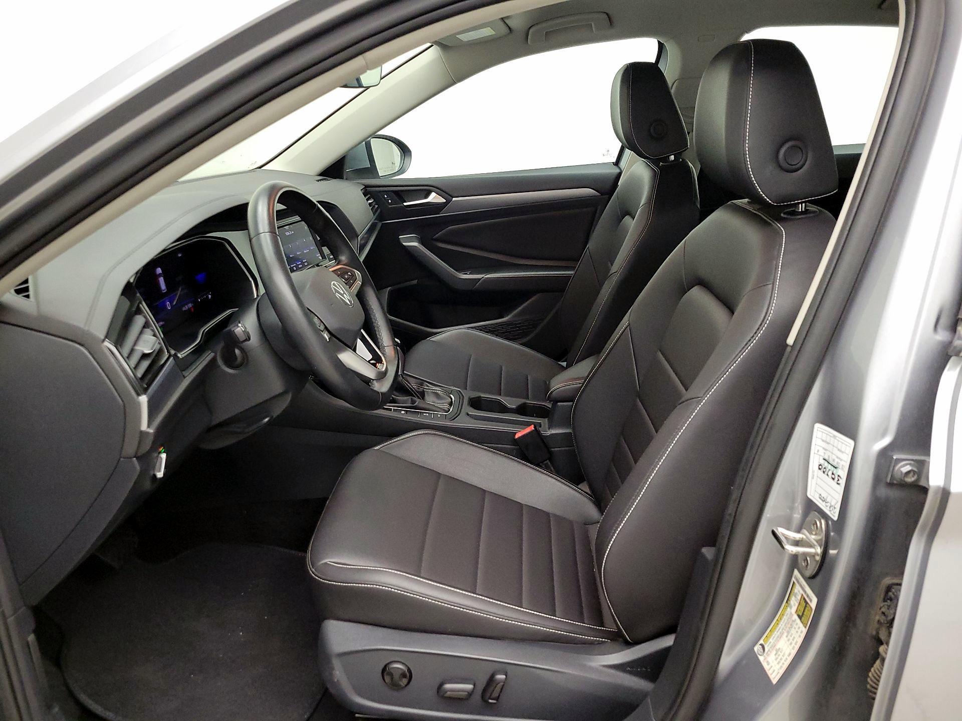 Thumbnail: 2024 Volkswagen Jetta - 11