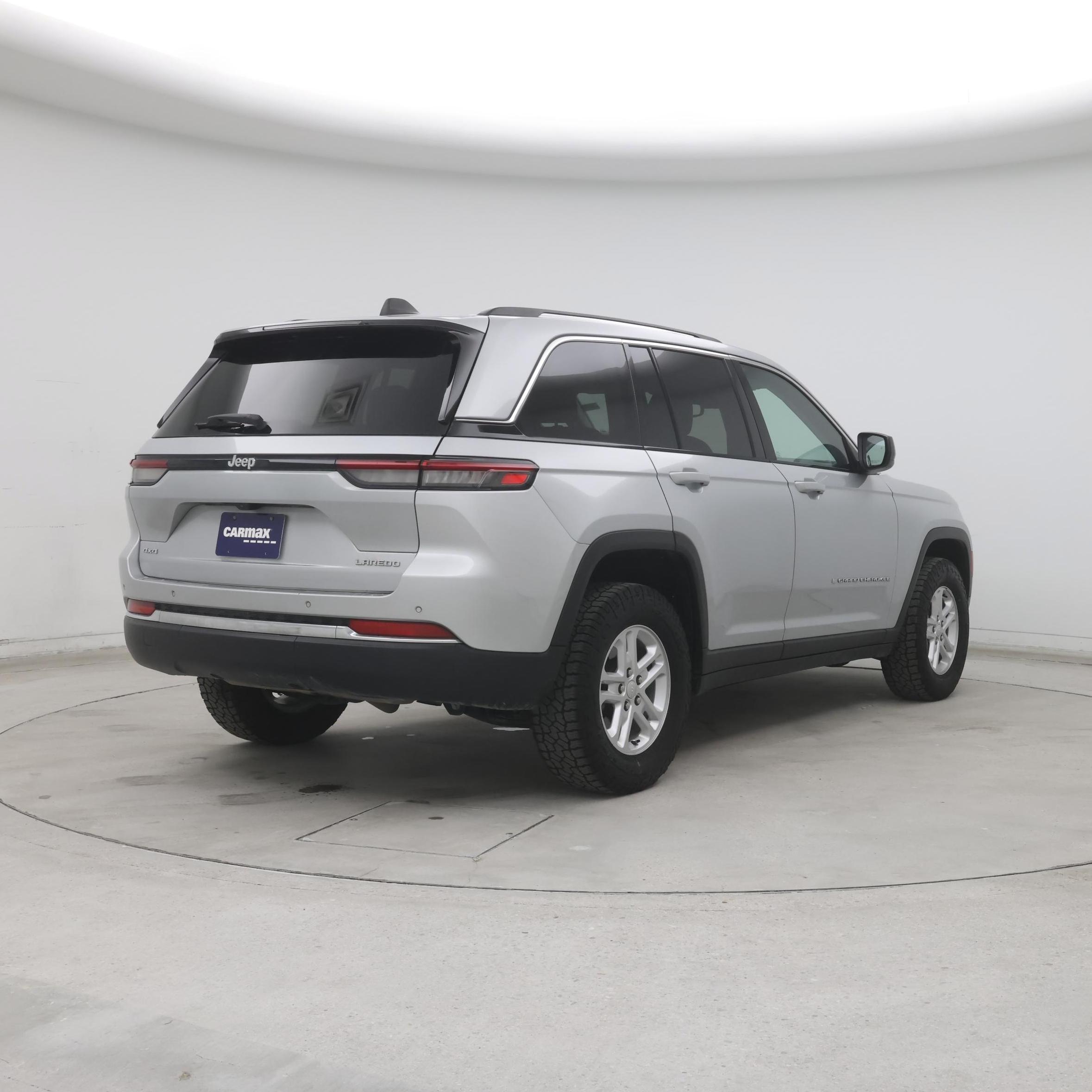 Thumbnail: 2023 Jeep Grand Cherokee - 8