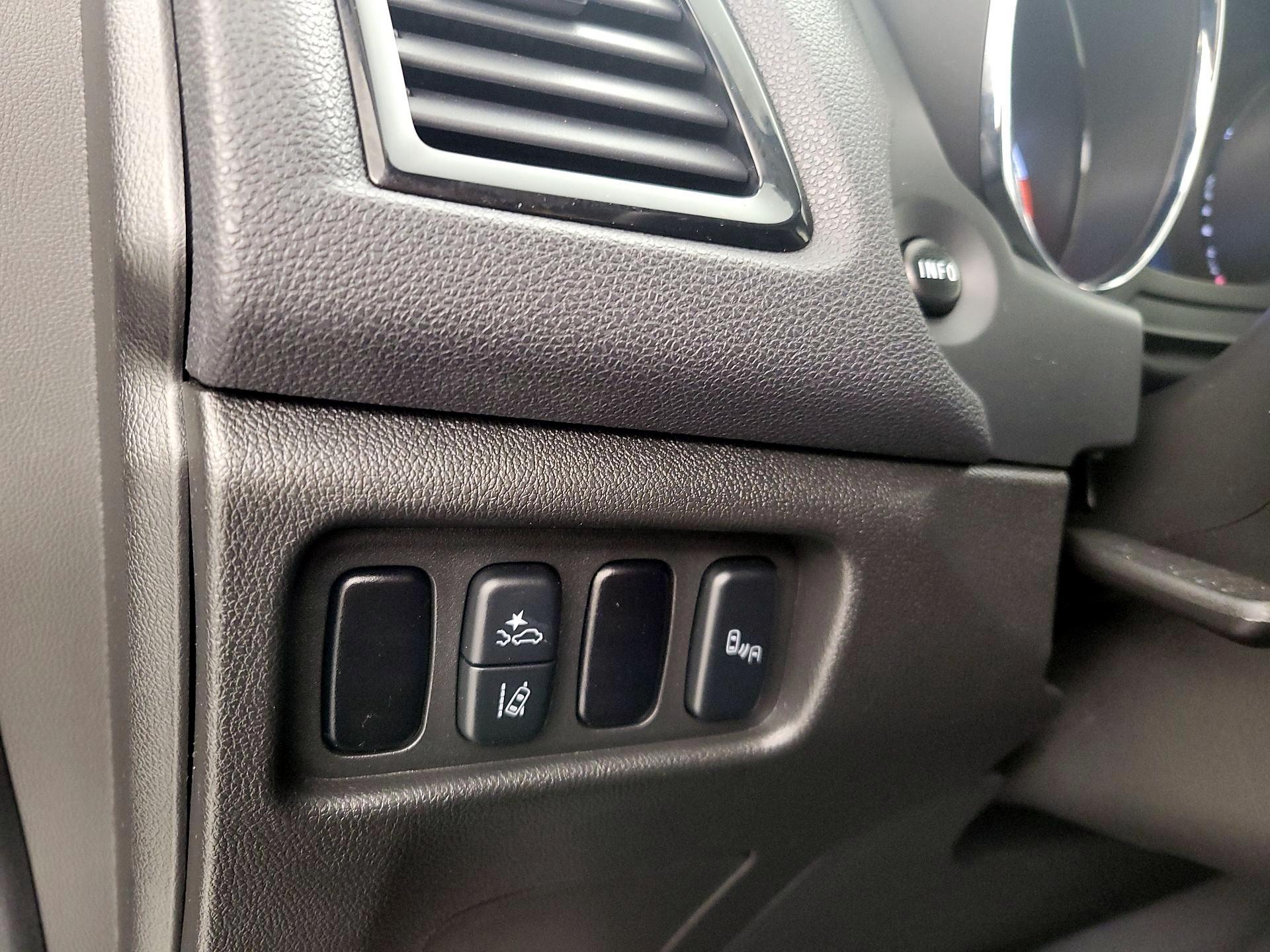 Thumbnail: 2024 Mitsubishi Outlander Sport - 13