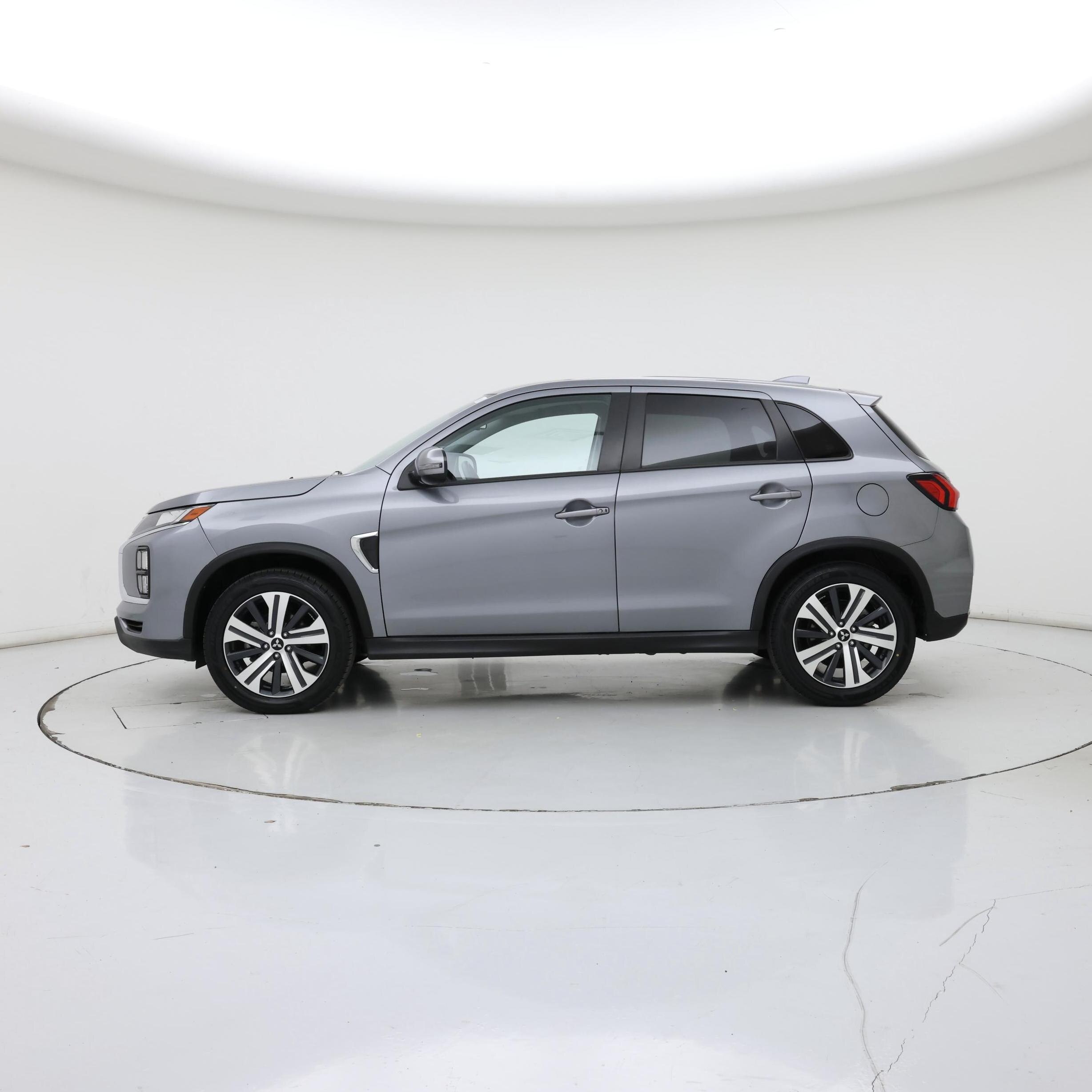 Thumbnail: 2024 Mitsubishi Outlander Sport - 3