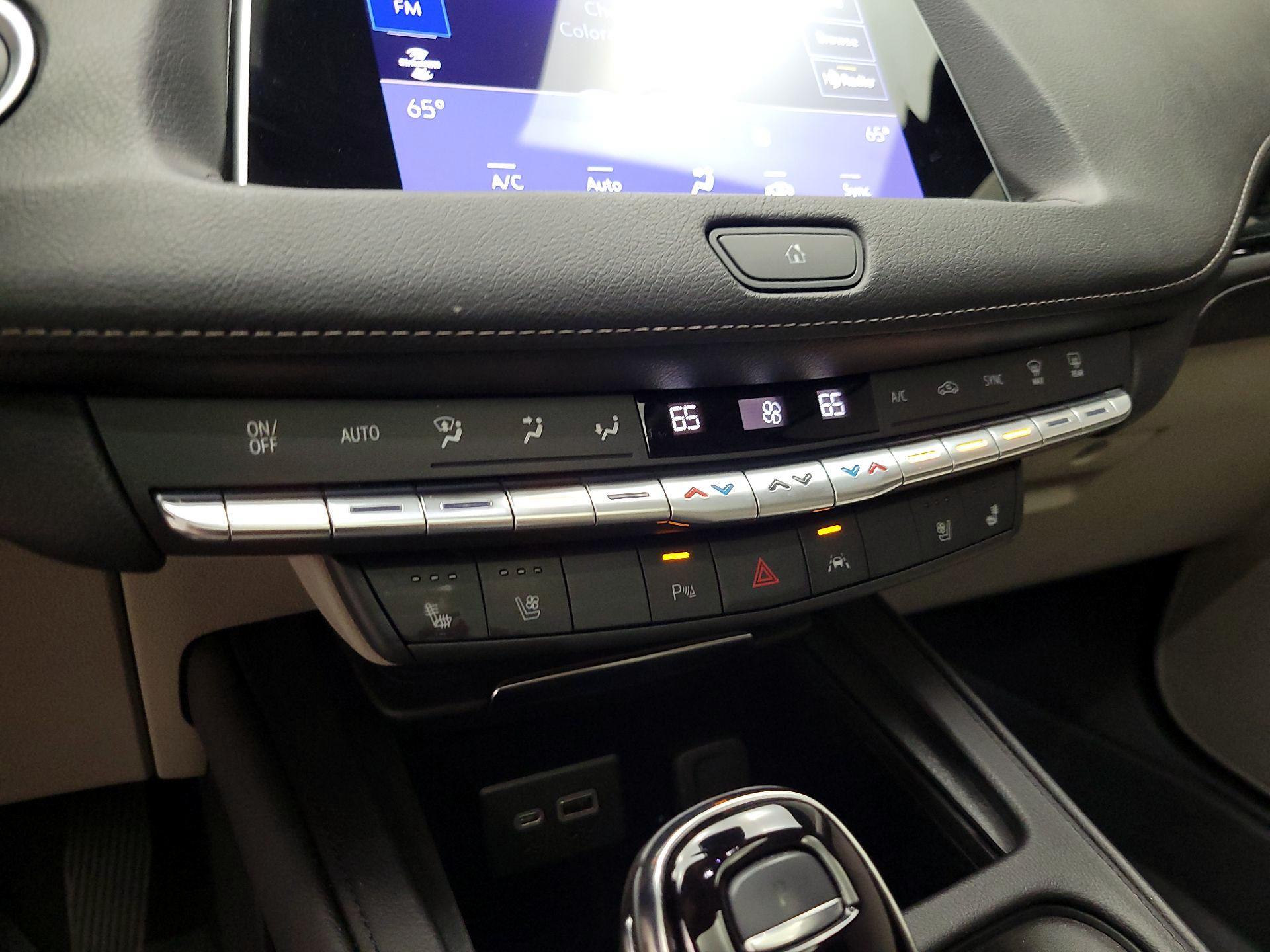 Thumbnail: 2023 Cadillac XT4 - 16