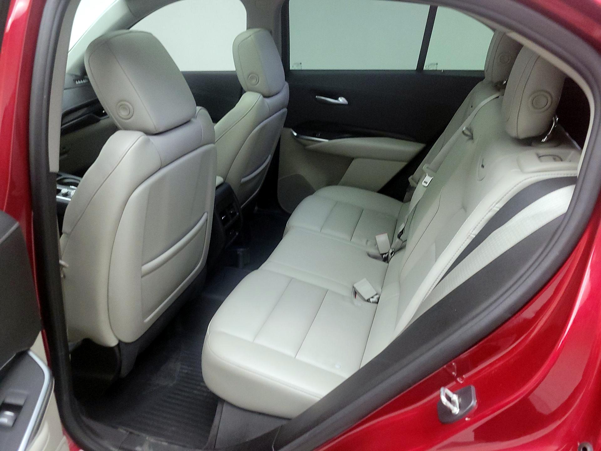 Thumbnail: 2023 Cadillac XT4 - 20