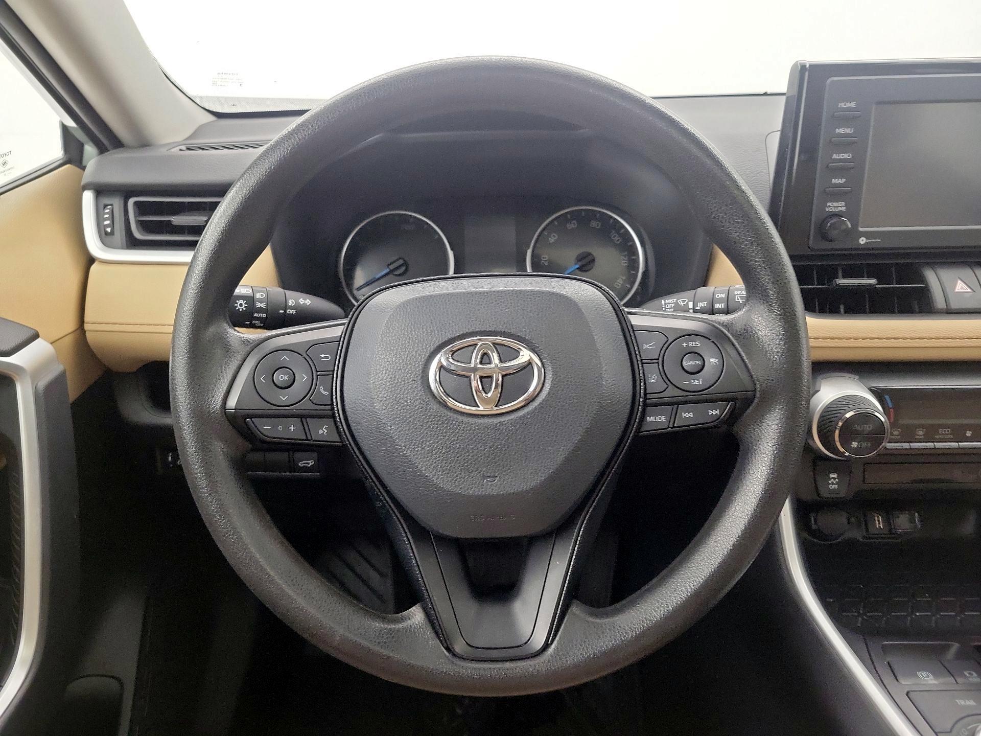 Thumbnail: 2021 Toyota RAV4 - 10