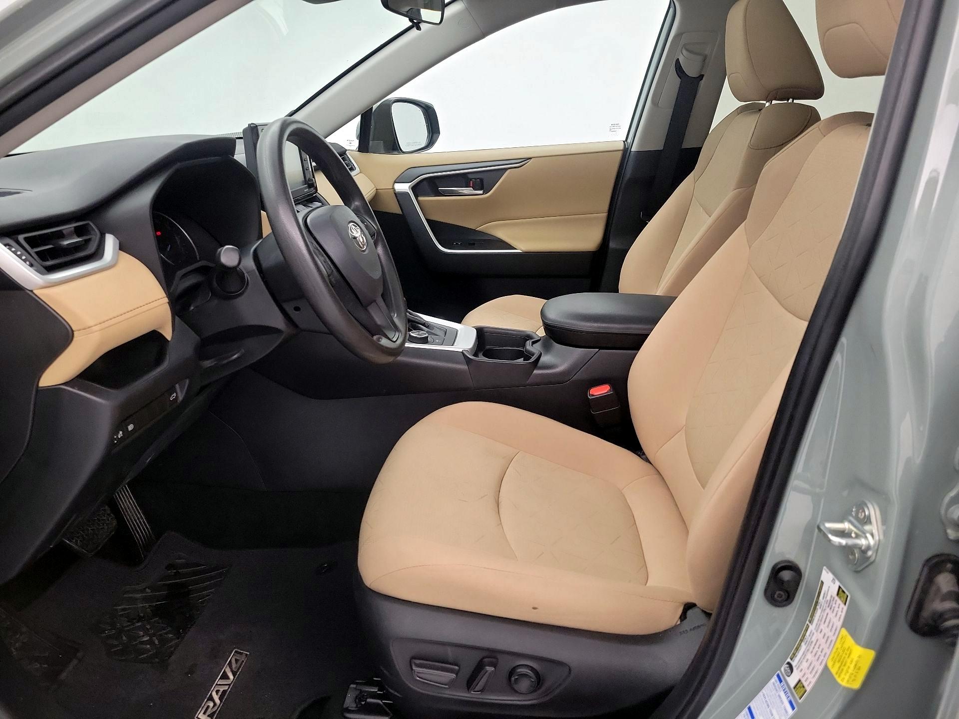 Thumbnail: 2021 Toyota RAV4 - 11