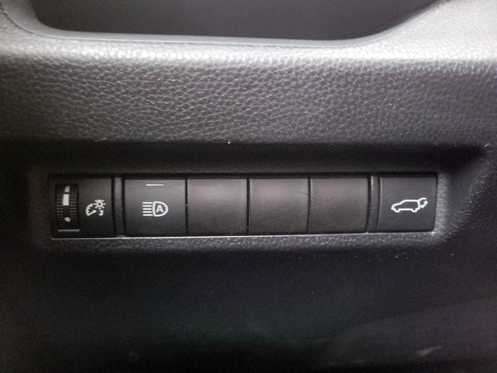 Thumbnail: 2021 Toyota RAV4 - 13