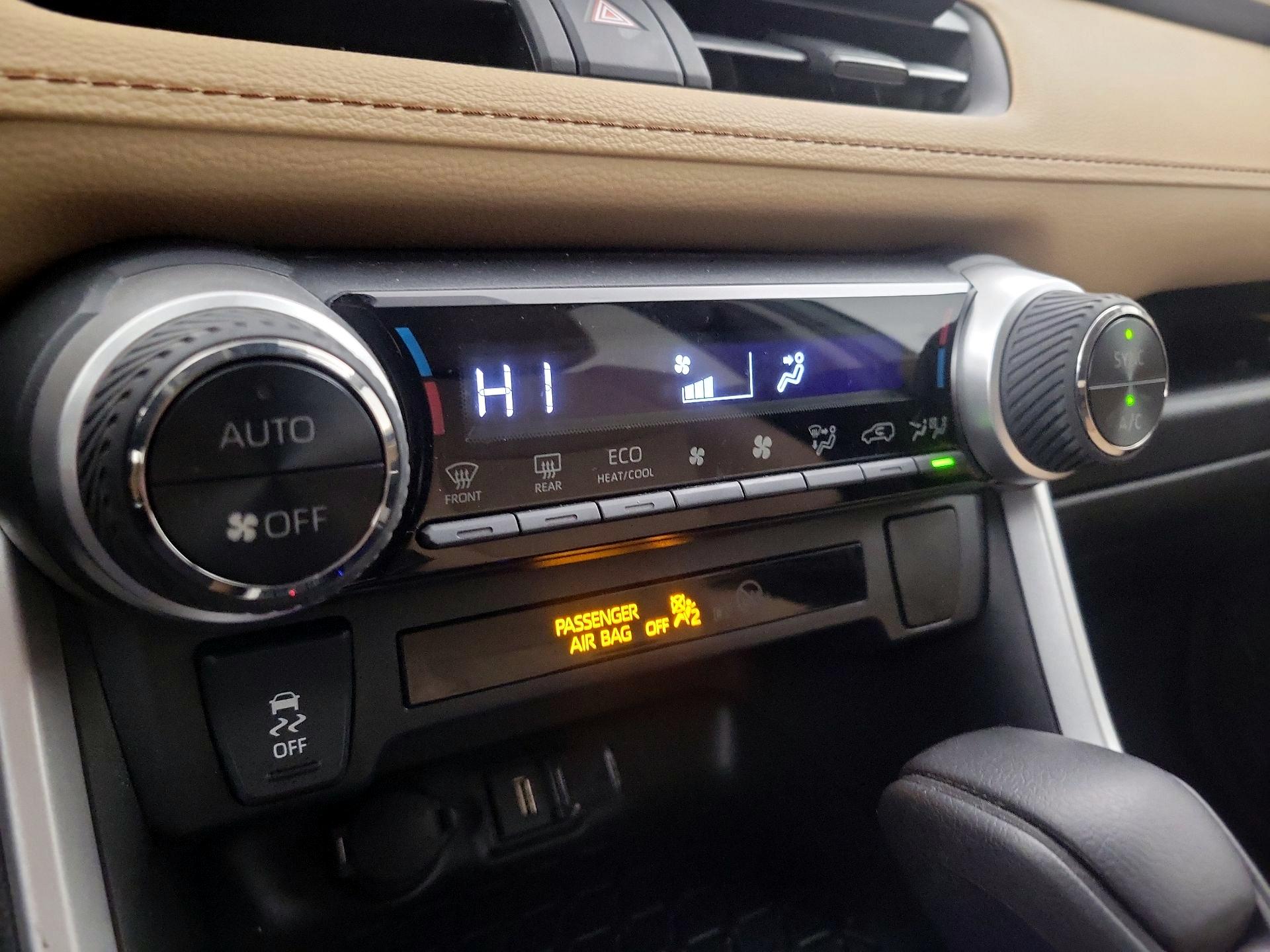 Thumbnail: 2021 Toyota RAV4 - 16