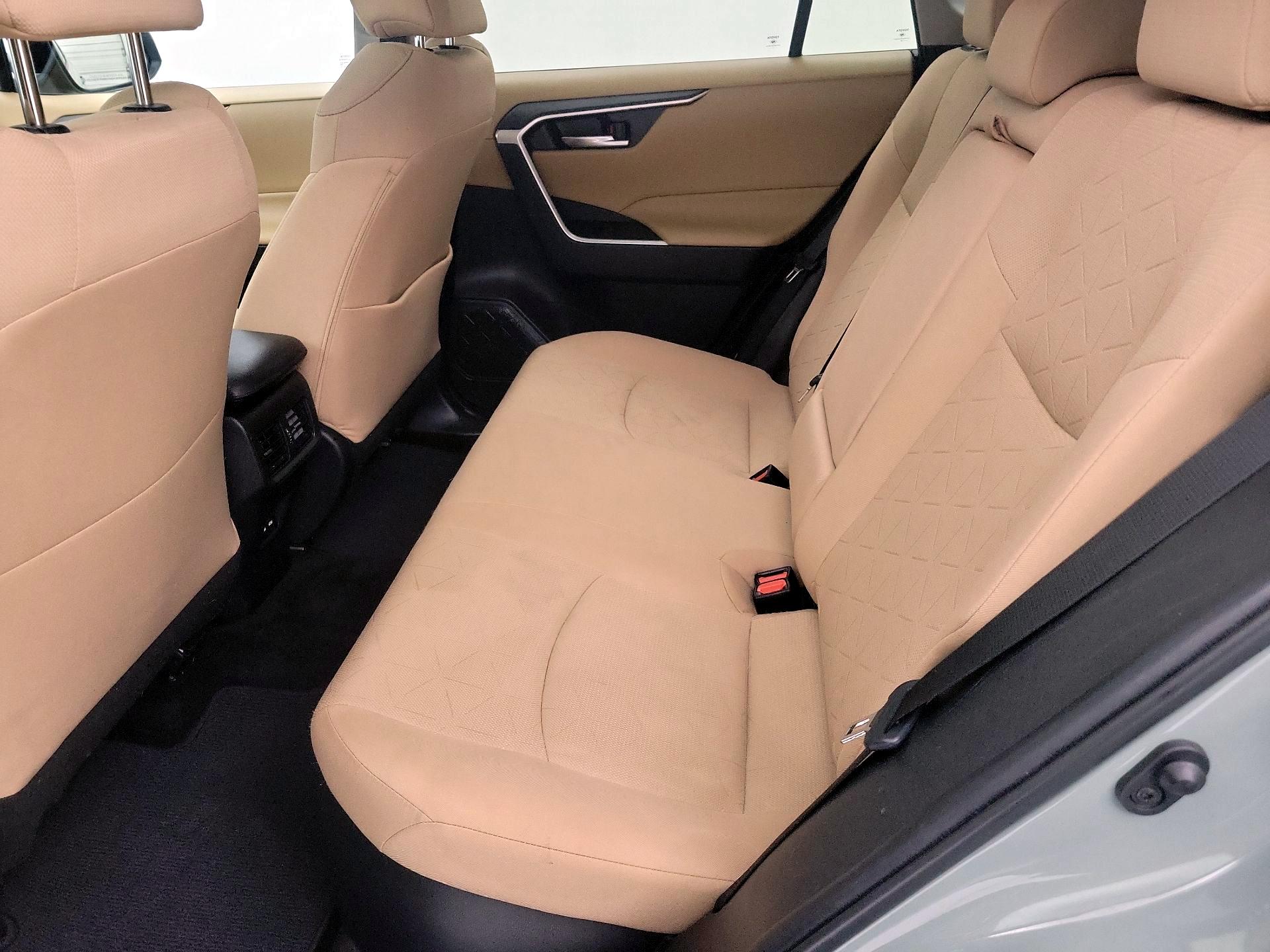 Thumbnail: 2021 Toyota RAV4 - 20