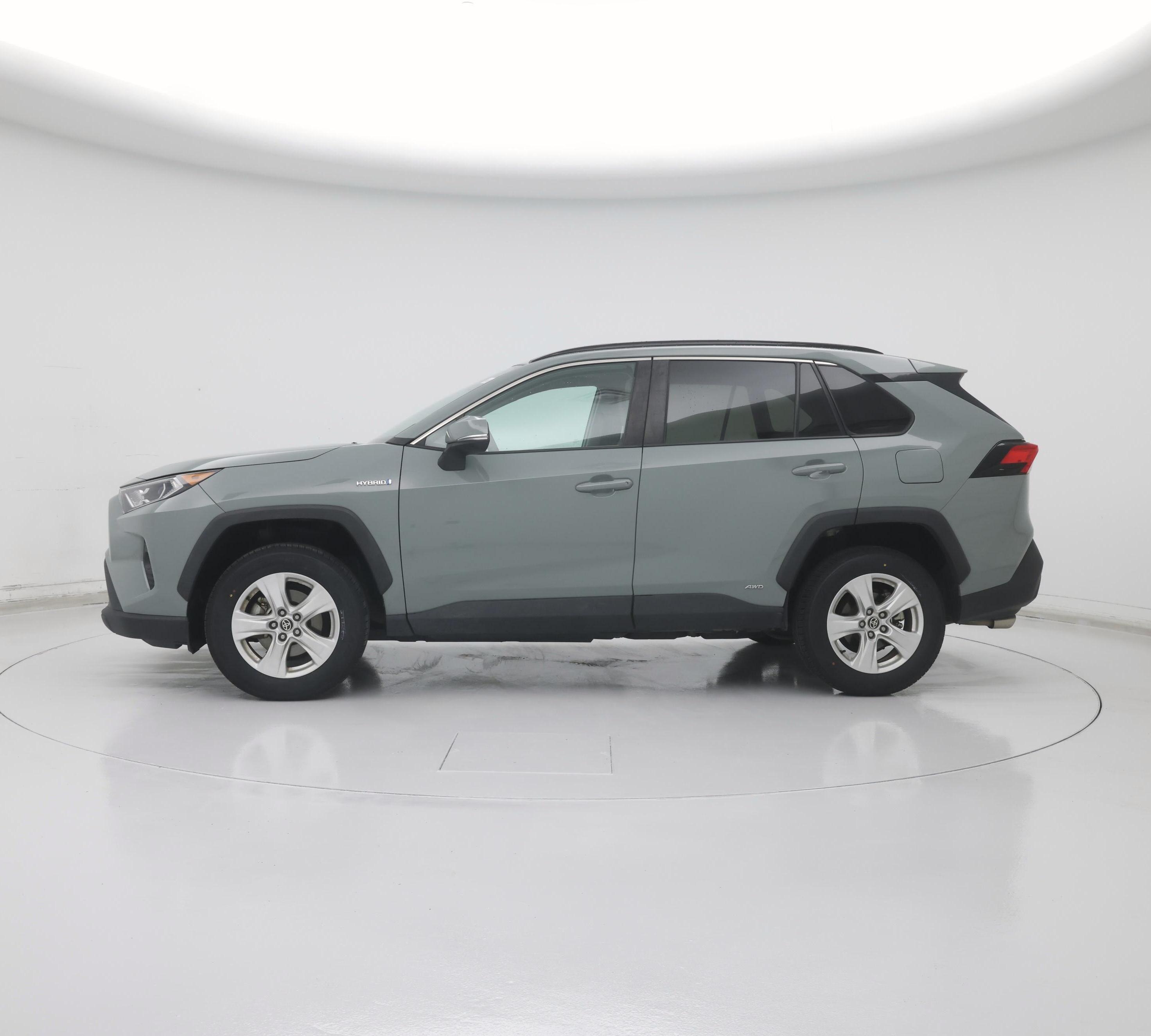 Thumbnail: 2021 Toyota RAV4 - 3