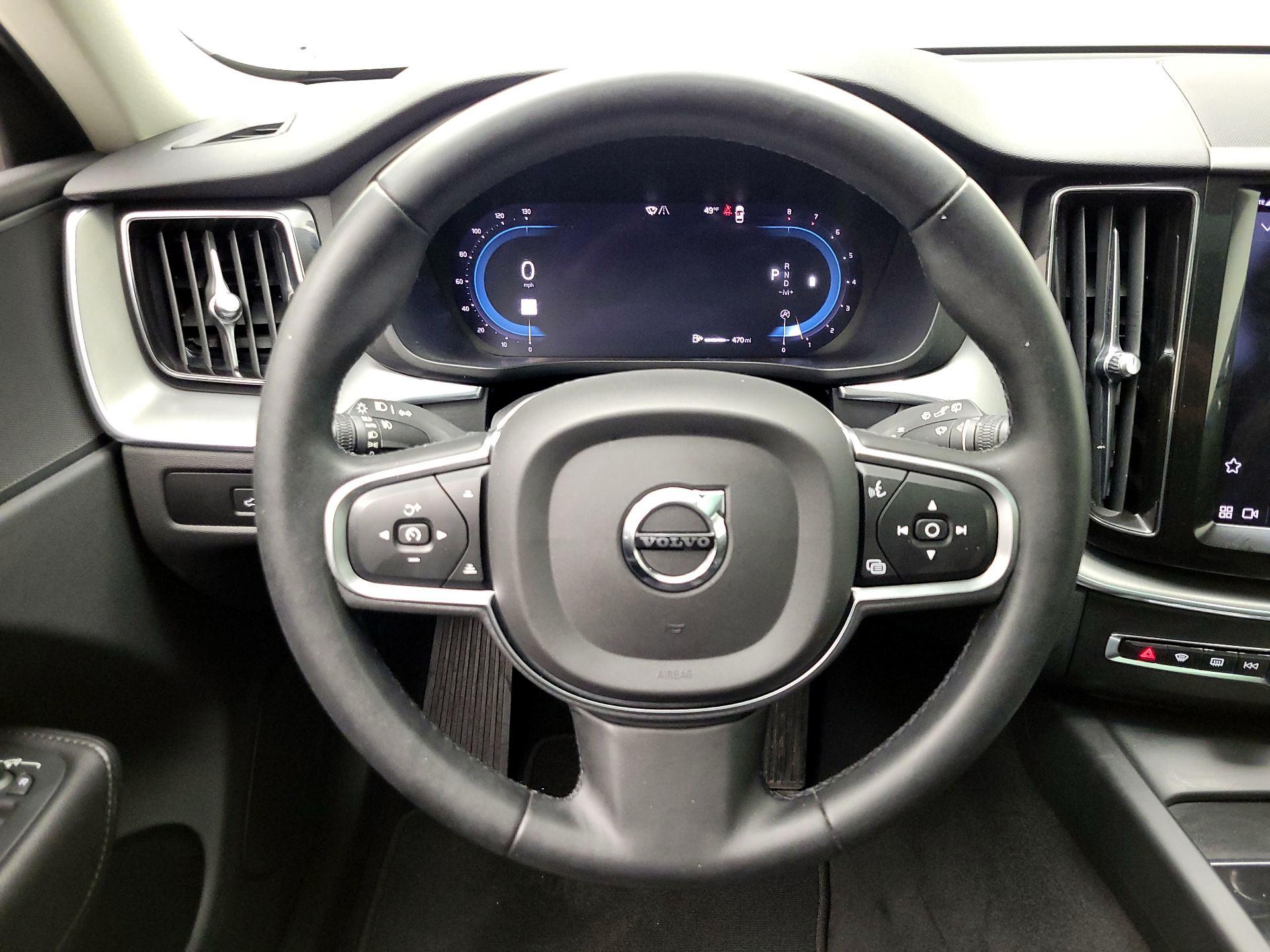 Thumbnail: 2023 Volvo XC60 - 10