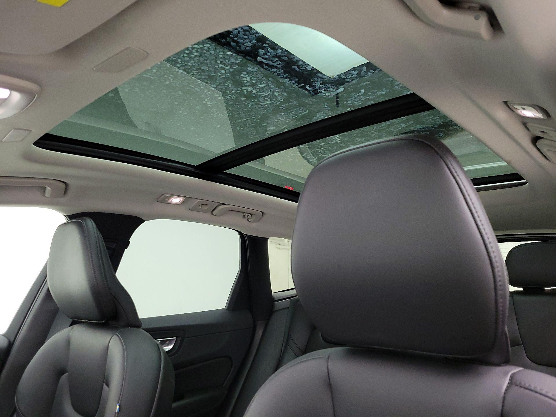 Thumbnail: 2023 Volvo XC60 - 19