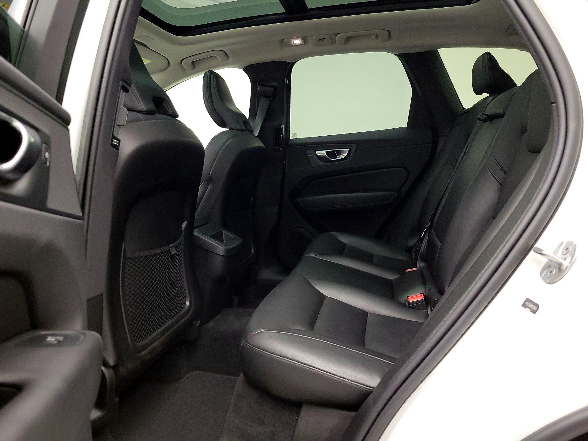 Thumbnail: 2023 Volvo XC60 - 20