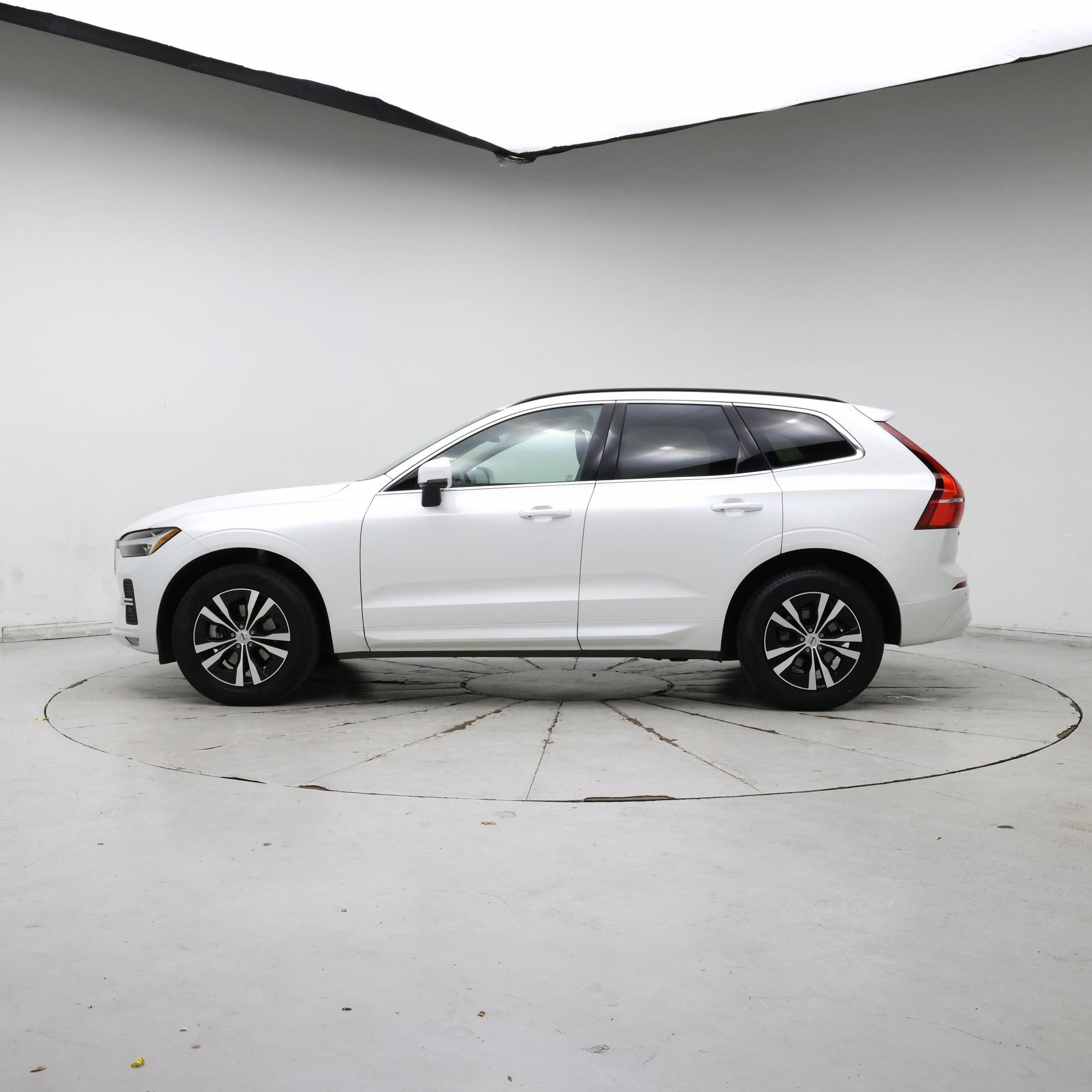 Thumbnail: 2023 Volvo XC60 - 3