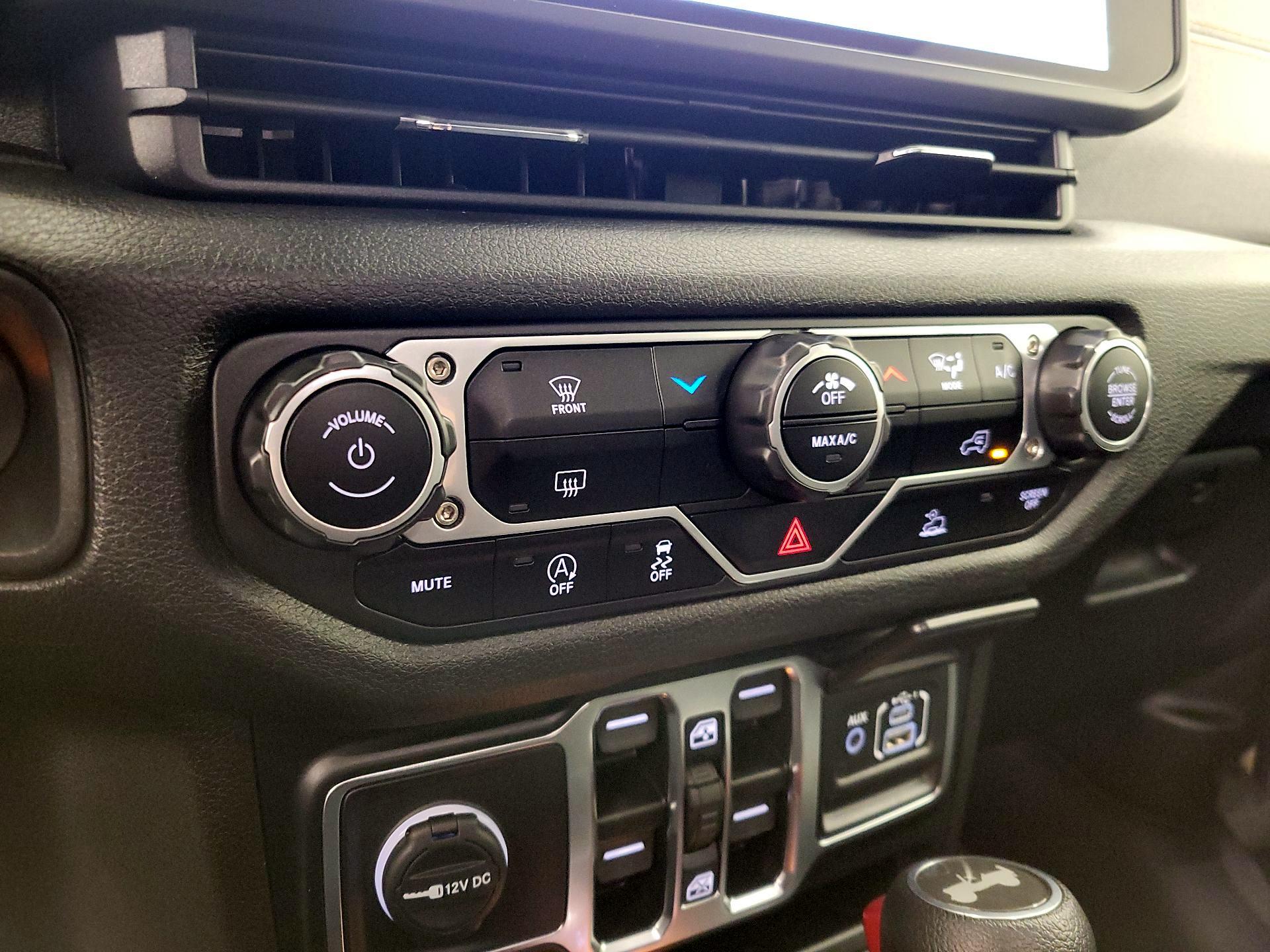 Thumbnail: 2024 Jeep Wrangler - 14