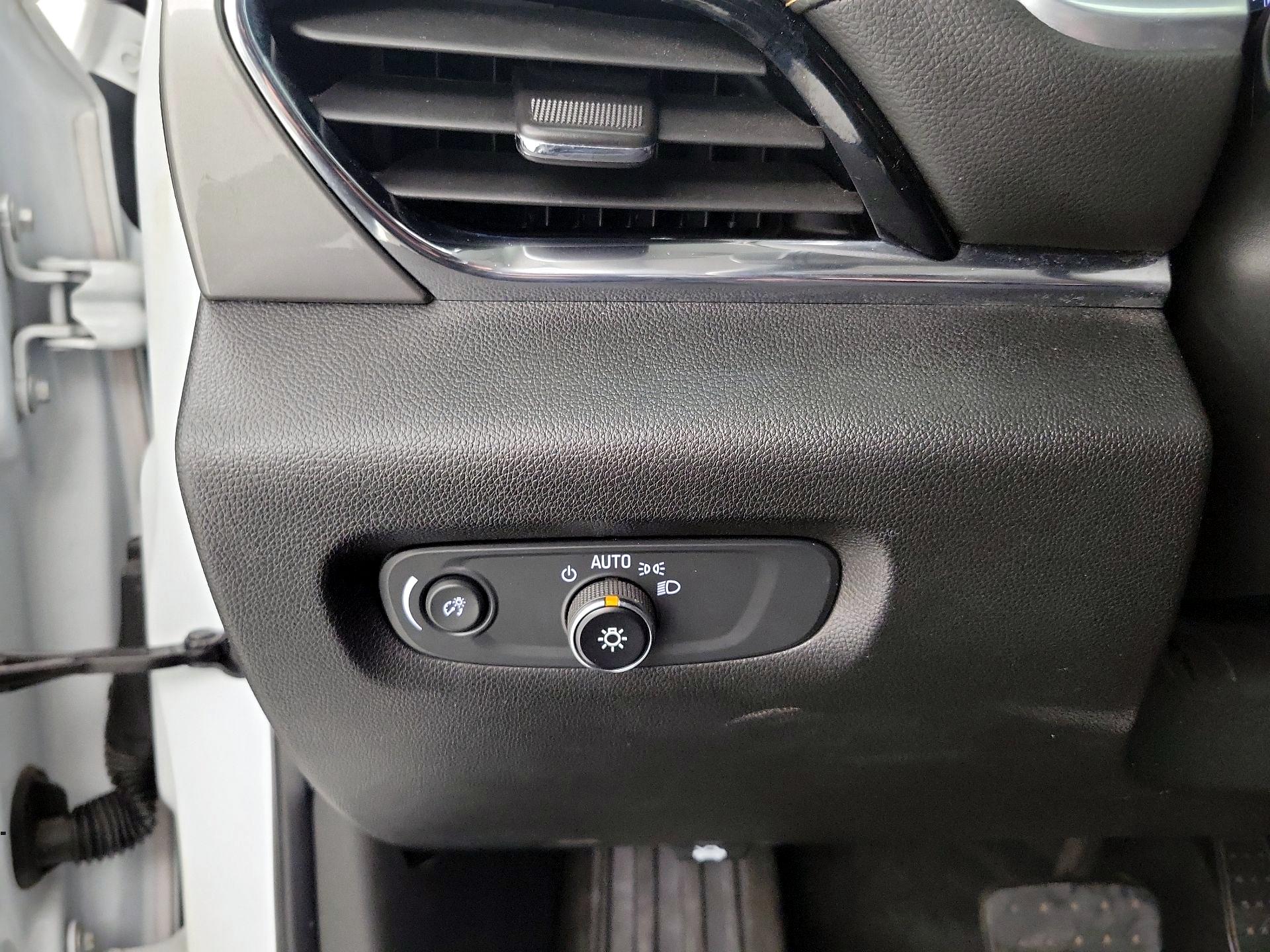 Thumbnail: 2020 Chevrolet Traverse - 13