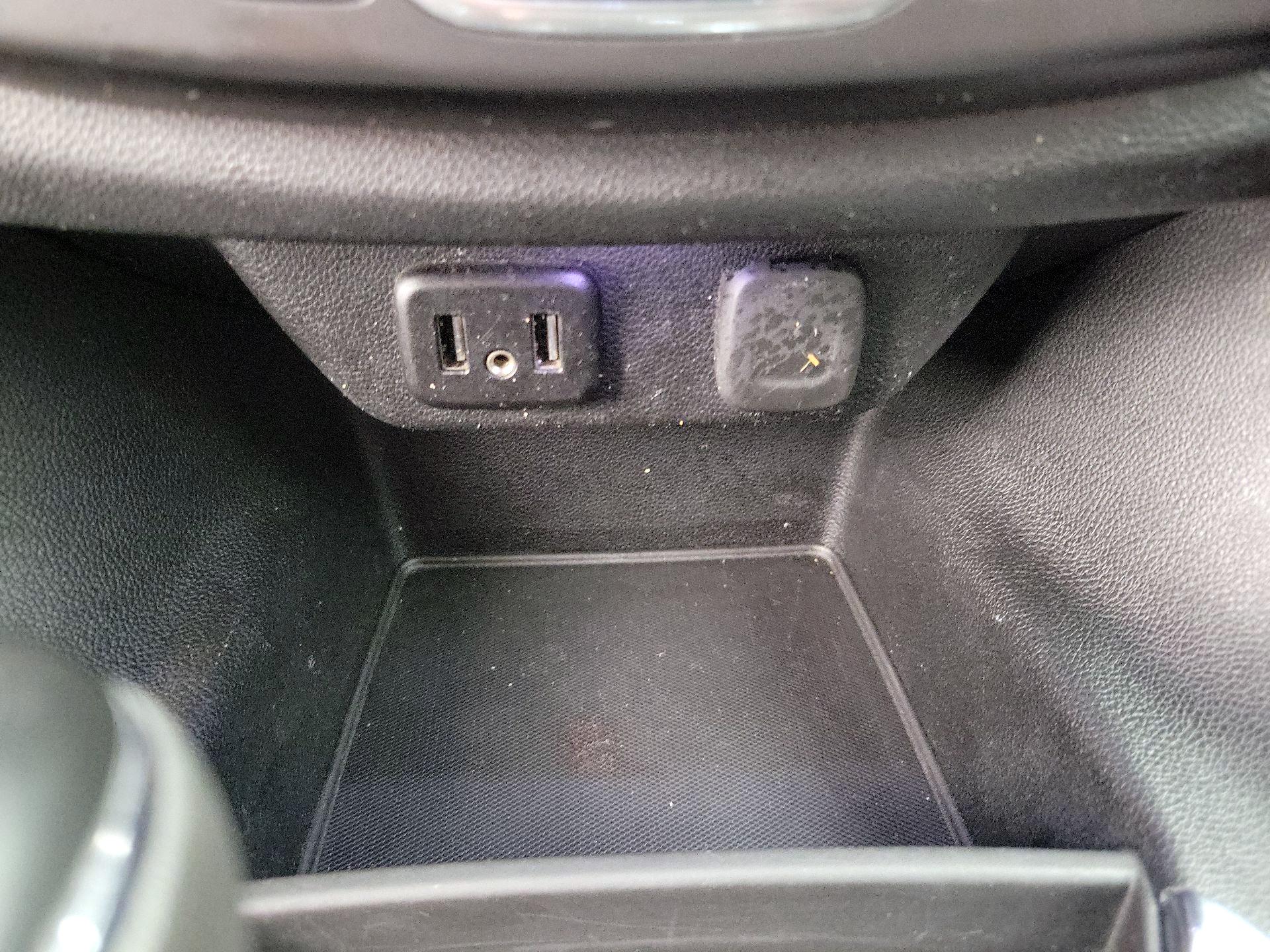 Thumbnail: 2020 Chevrolet Traverse - 18