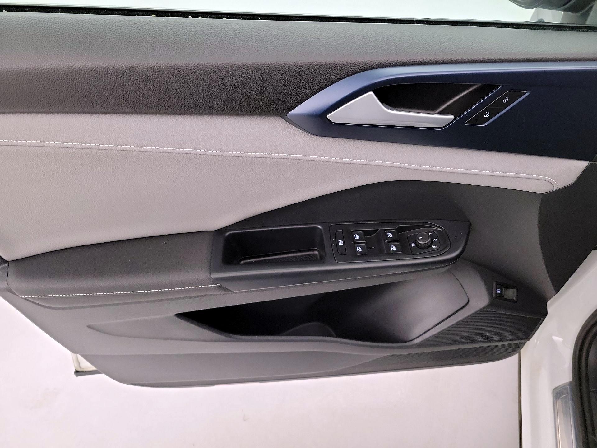 Thumbnail: 2024 Volkswagen Taos - 12