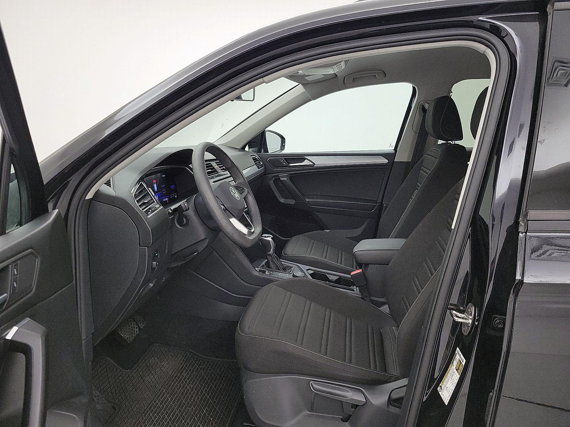 Thumbnail: 2022 Volkswagen Tiguan - 9