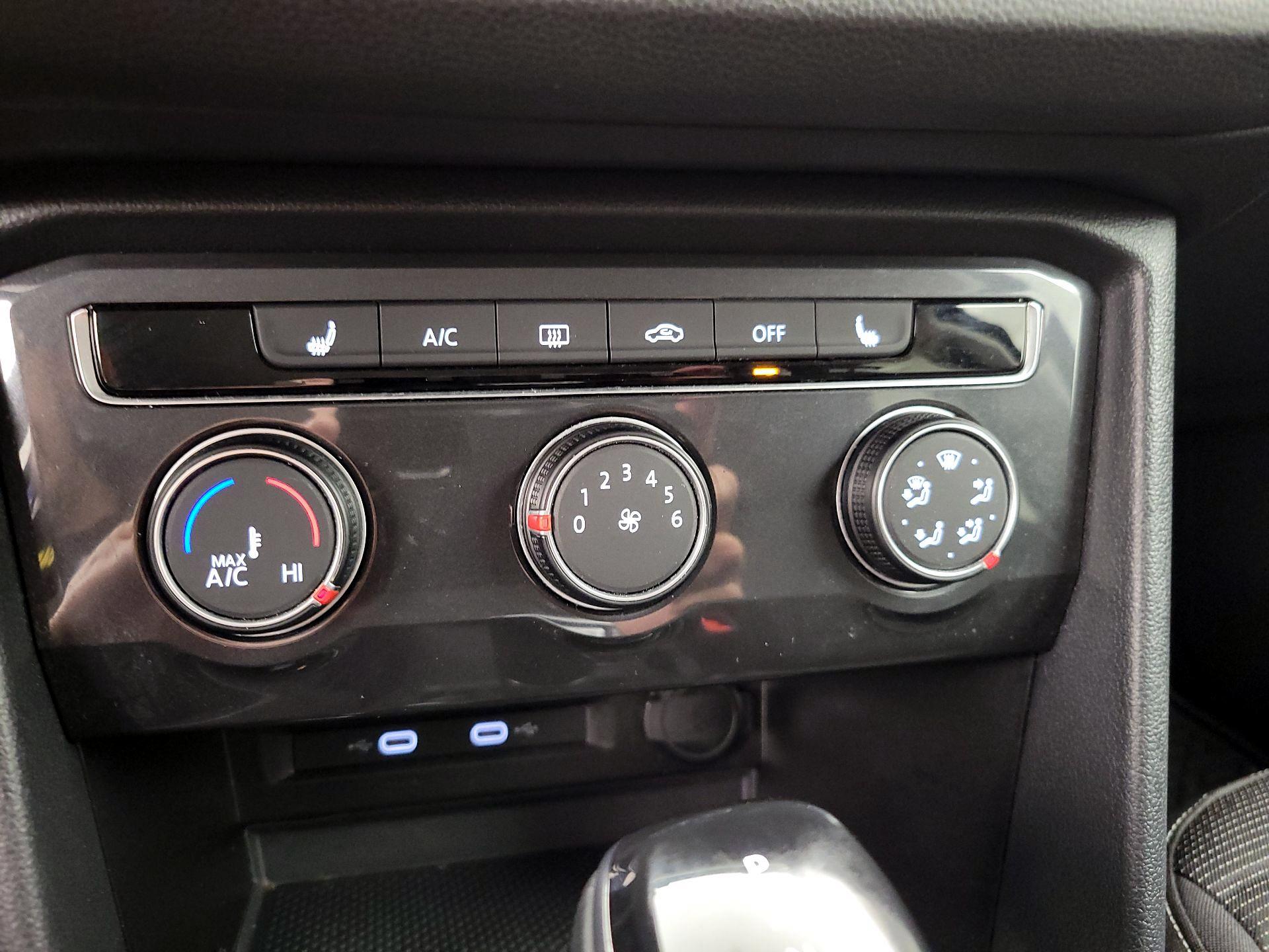 Thumbnail: 2022 Volkswagen Tiguan - 14