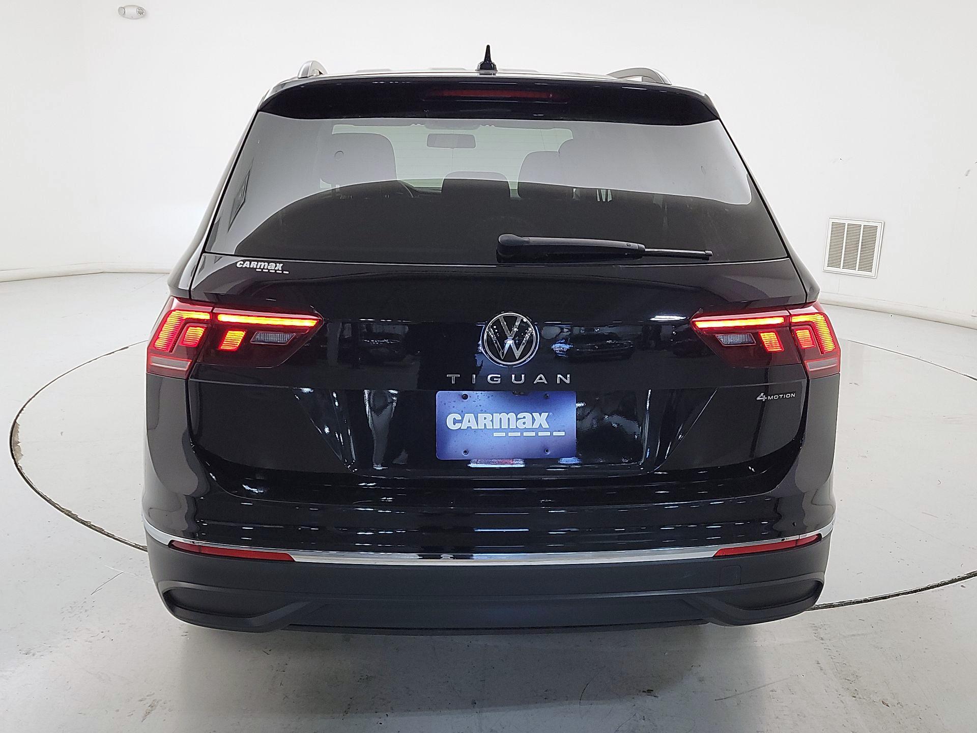 Thumbnail: 2022 Volkswagen Tiguan - 6