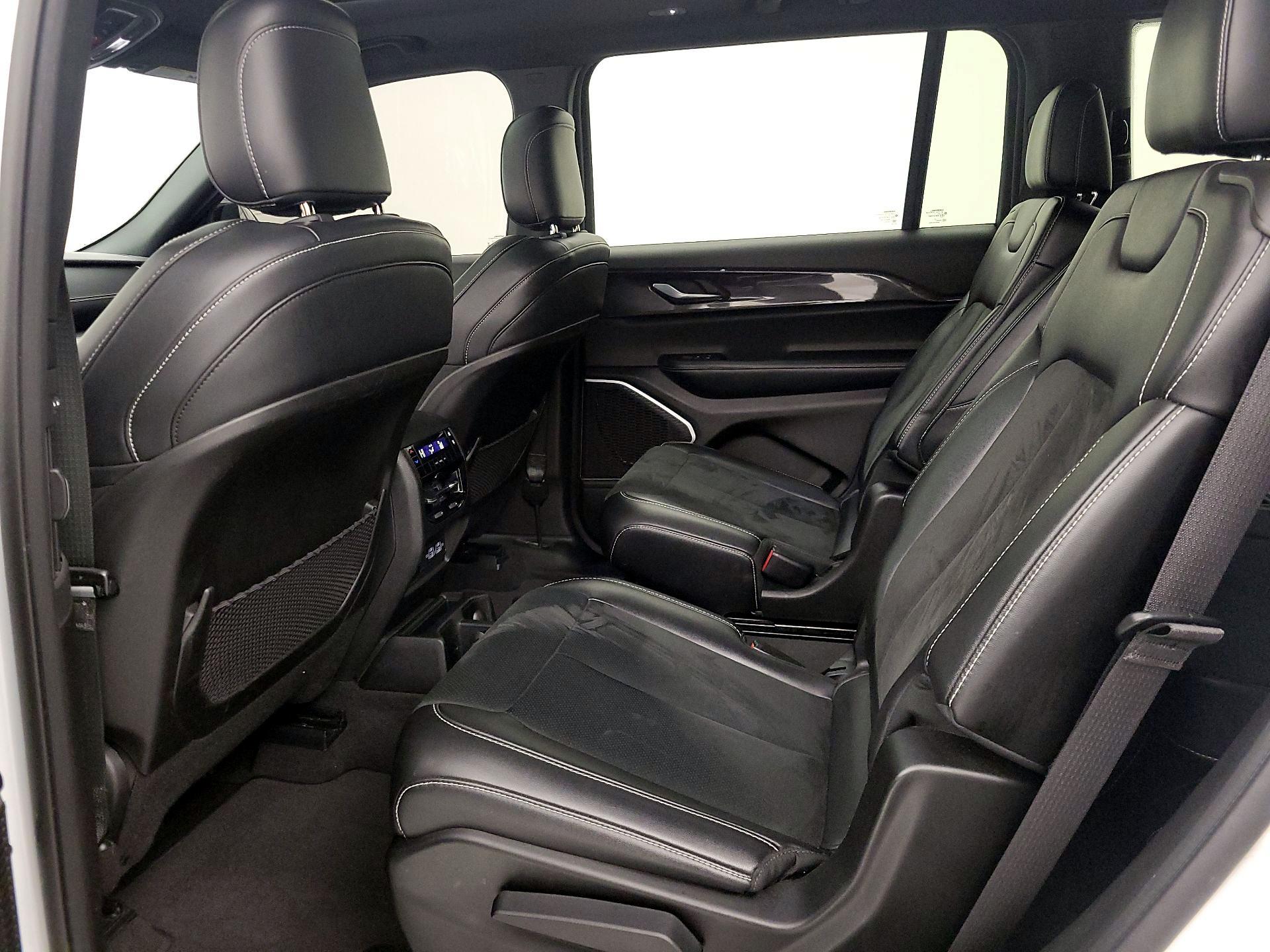 Thumbnail: 2022 Jeep Grand Cherokee L - 18