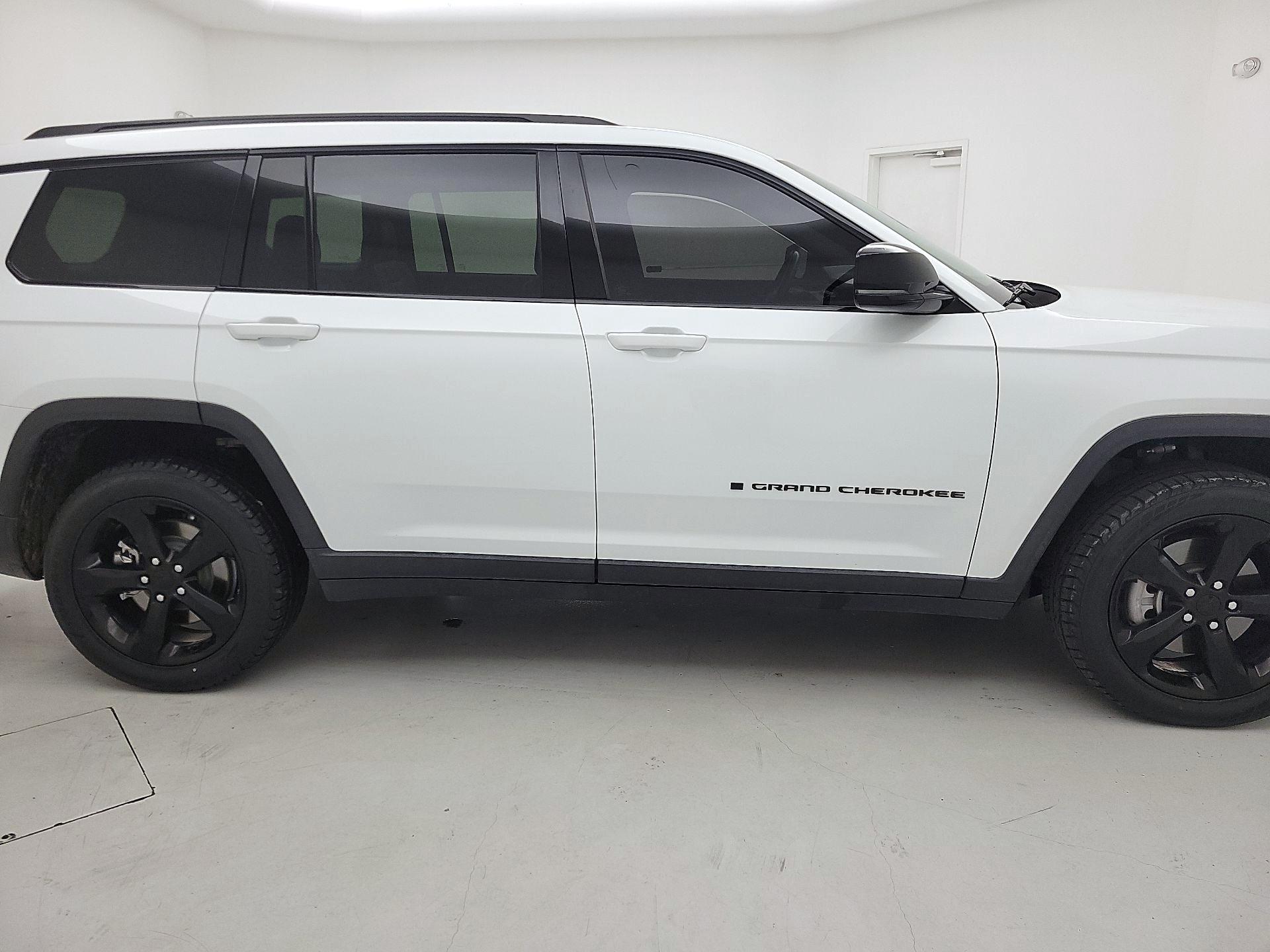 Thumbnail: 2022 Jeep Grand Cherokee L - 4