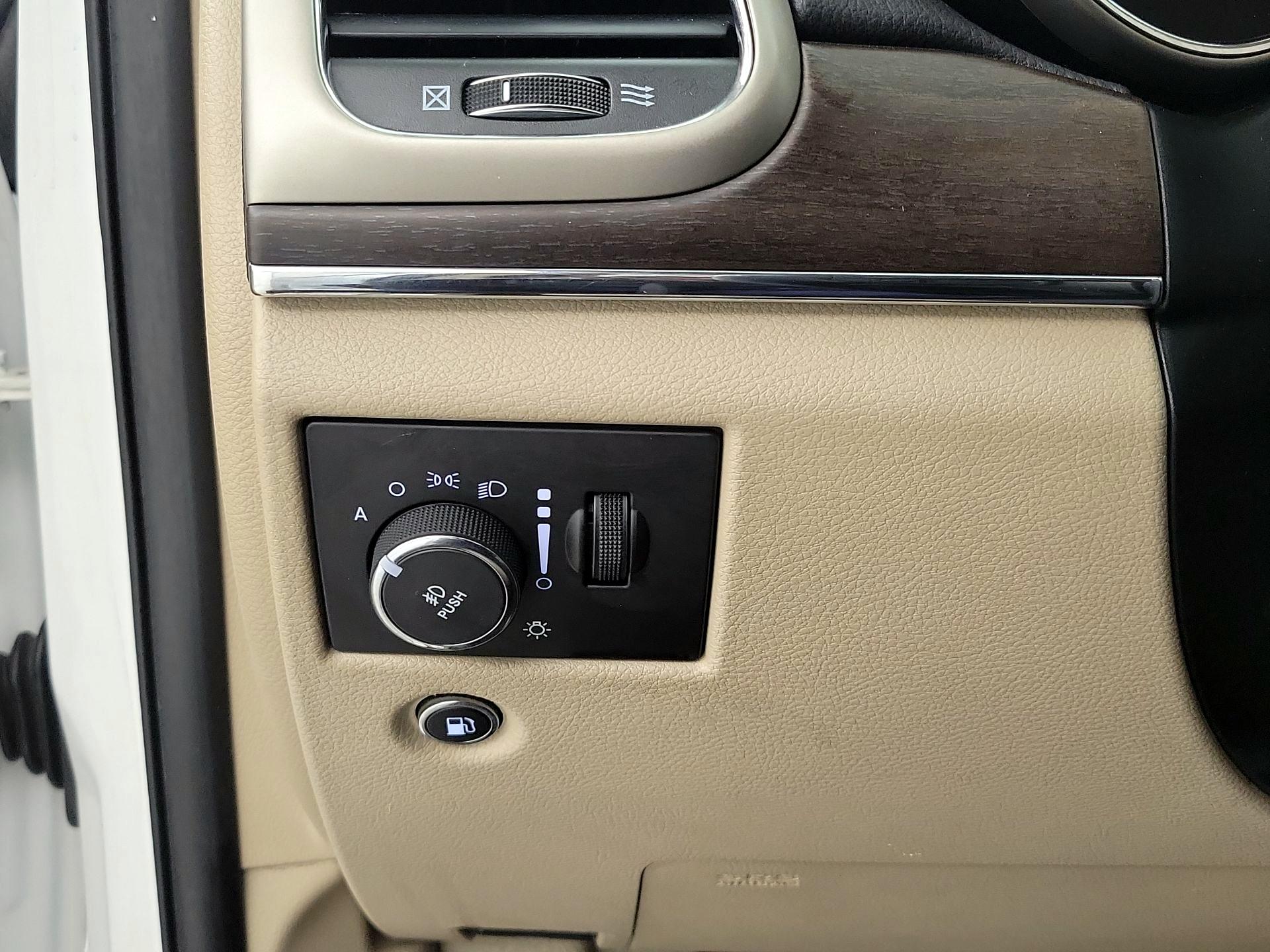 Thumbnail: 2016 Jeep Grand Cherokee - 13