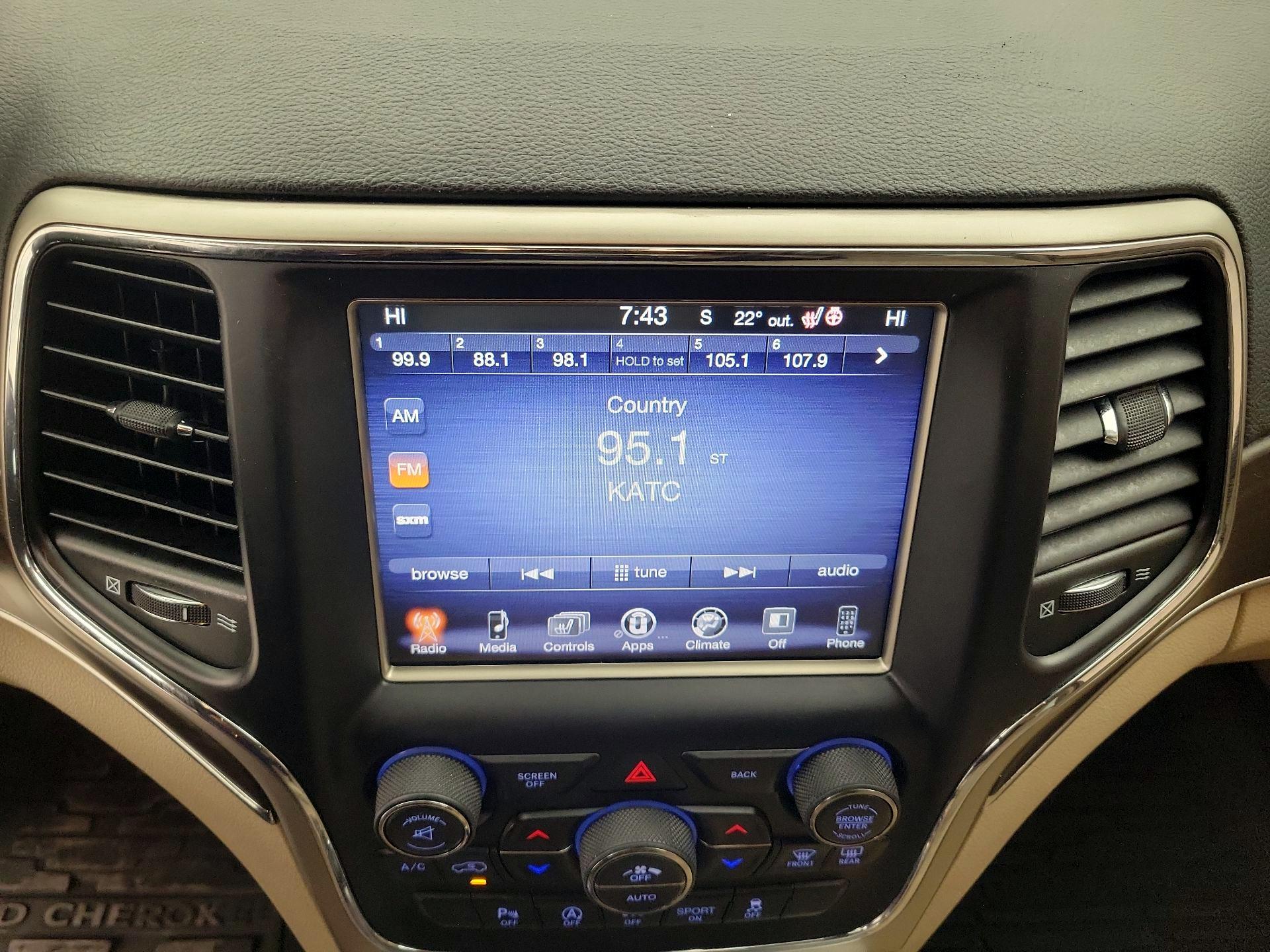 Thumbnail: 2016 Jeep Grand Cherokee - 15